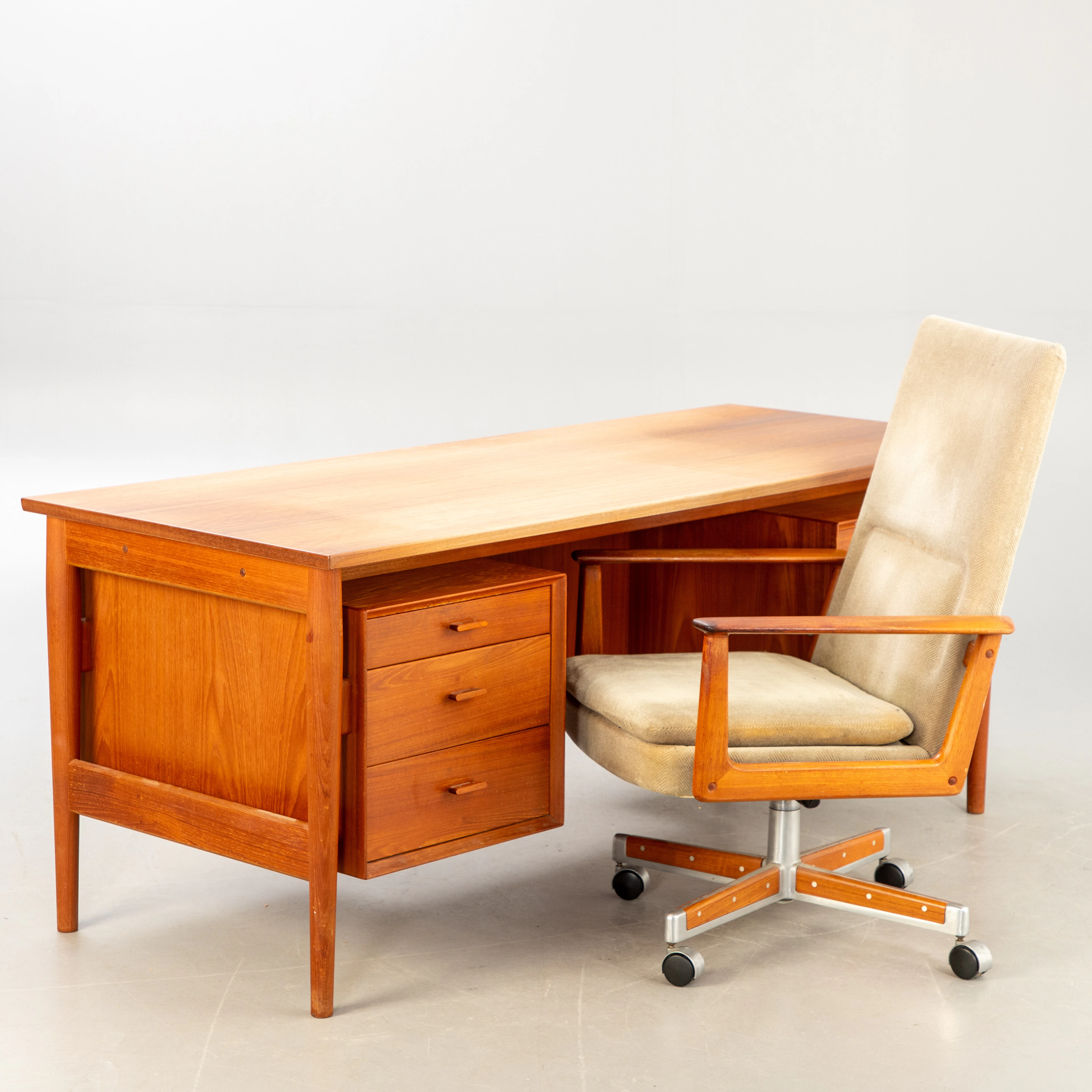 ARNE VODDER. Sibast, Schreibtisch + Schreibtischstuhl, Dänemark, 1960er