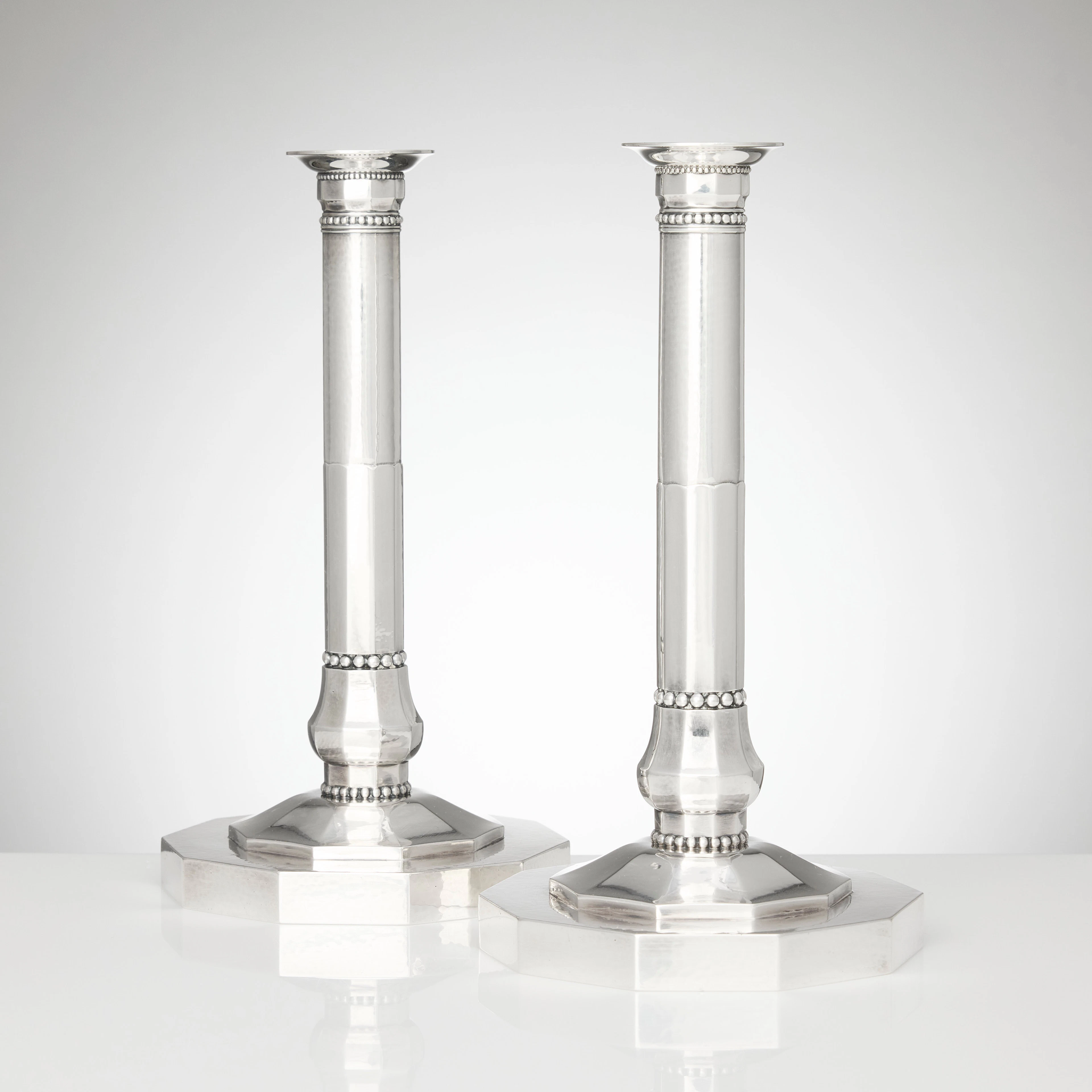 JOHAN ROHDE. Ljusstakar, ett par, sterlingsilver, för Georg Jensen