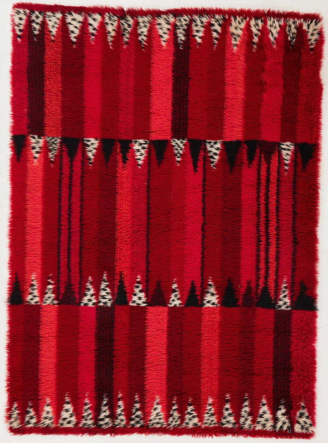 MARIANNE RICHTER. Ryamatta, "Stegeborg röd", från serien Östergyllen.