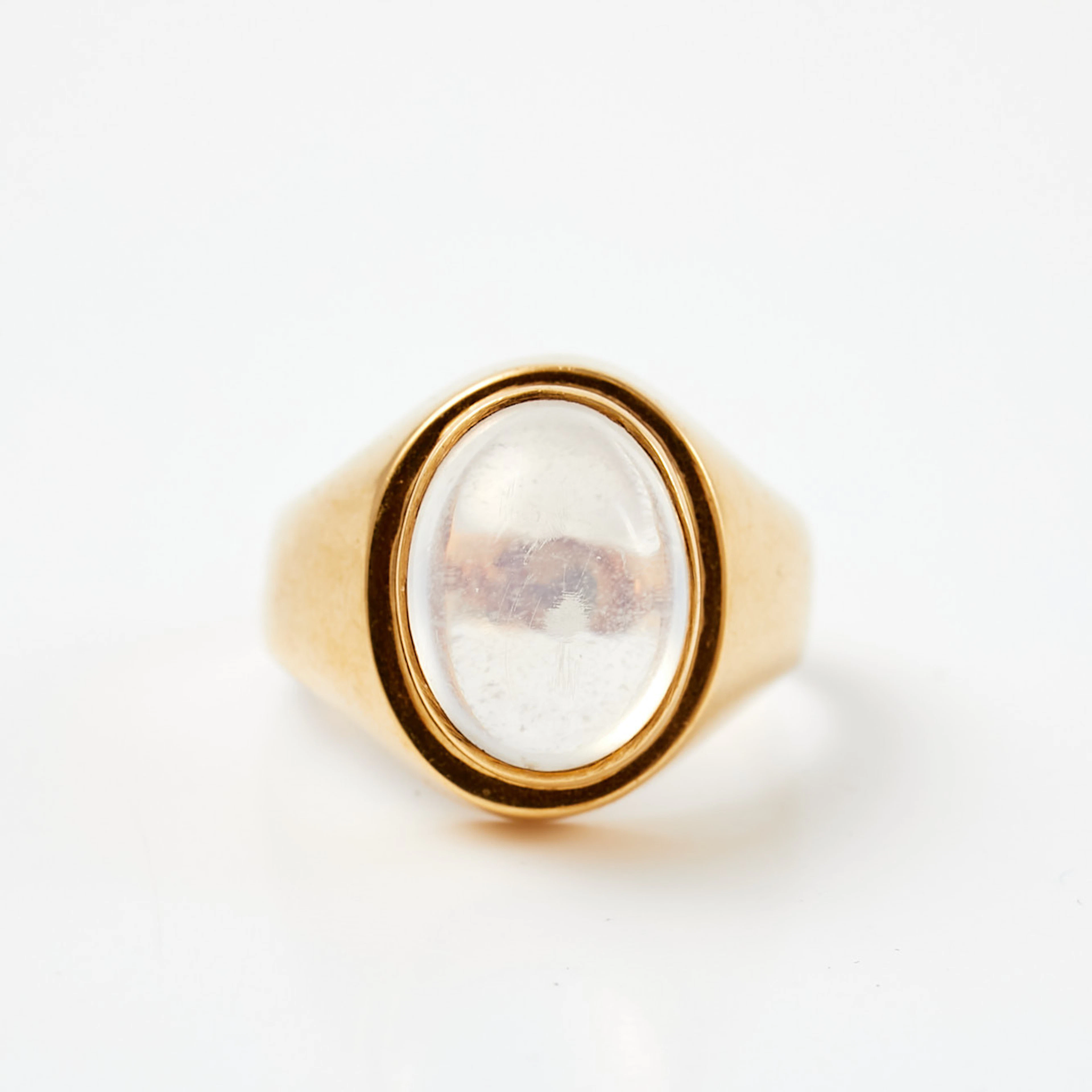 RING, 18 k guld, cabochonslipad månsten, Gustav Dahlgren & Co, Malmö, 1955.