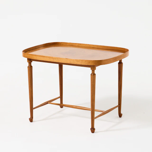 JOSEF FRANK. Sidobord, Firma Svenskt Tenn, modell 974, mahogny.