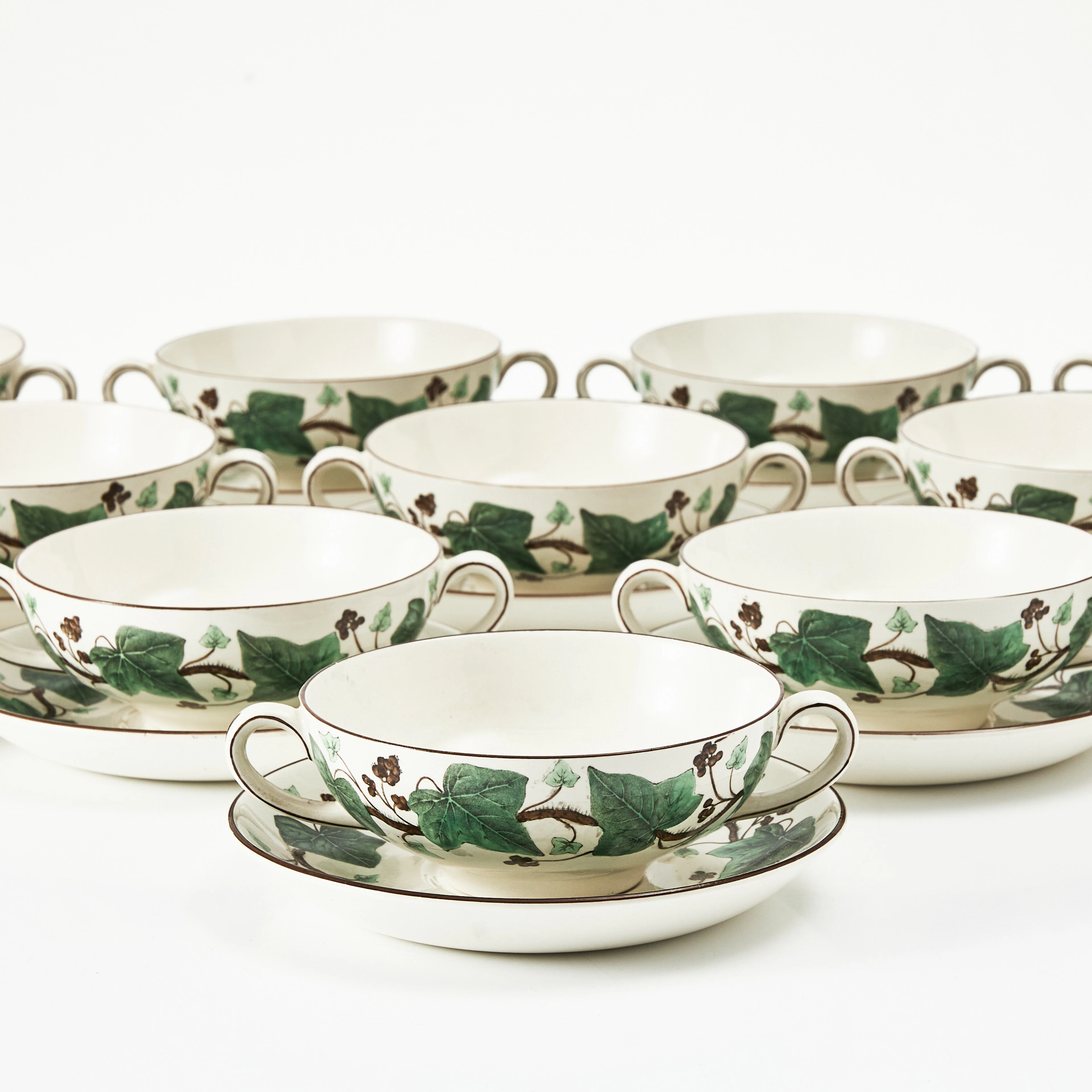 BULJONGKOPPAR, 12 st., "Napoleon Ivy", Wedgwood, Etruria, England.
