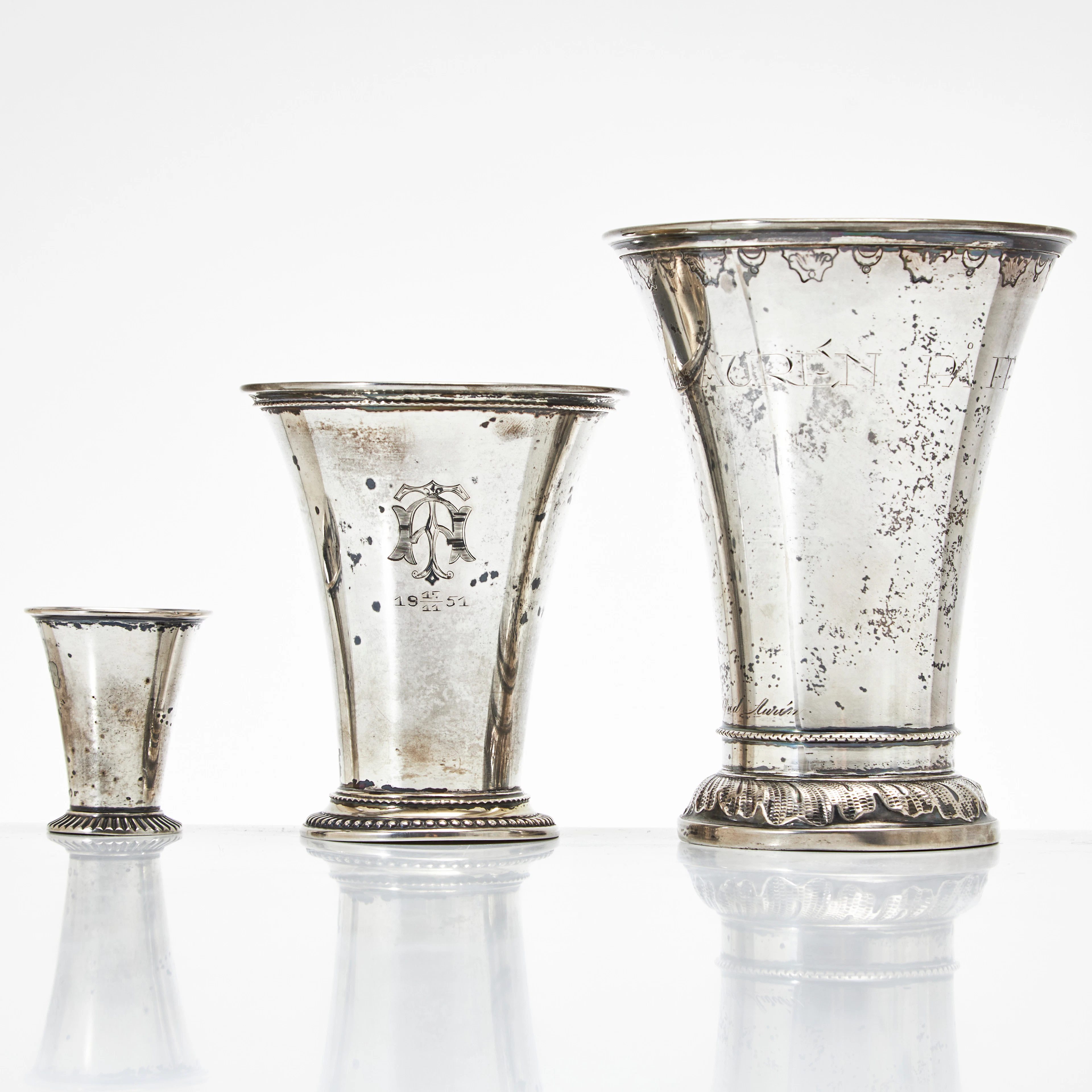 BÄGARE & POKAL, 2+1 st, silver, 1900-tal, MGAB och GAB.