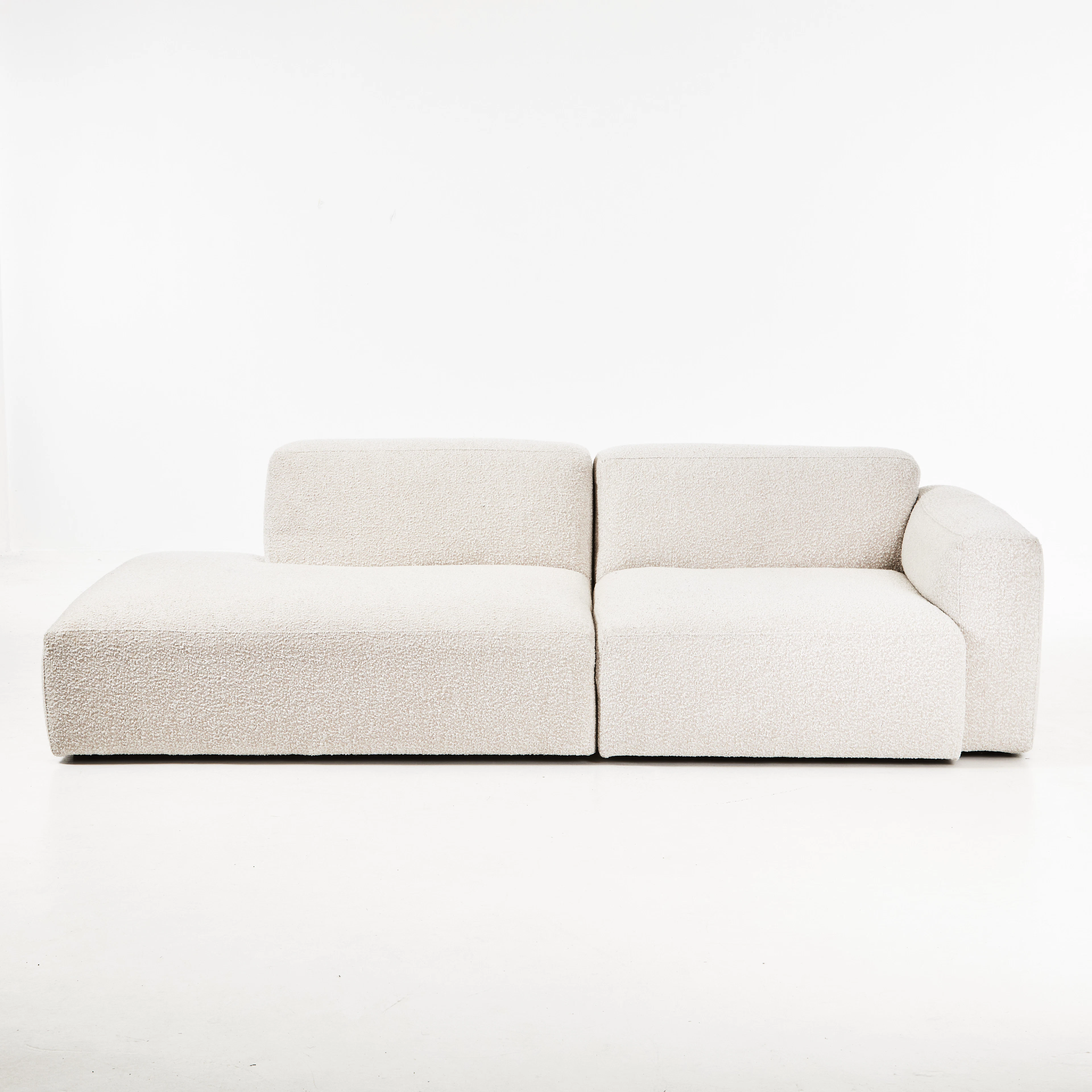 SOFFA "The Brick" NO GA, fast stoppning, textilklädsel. Designår 2023.