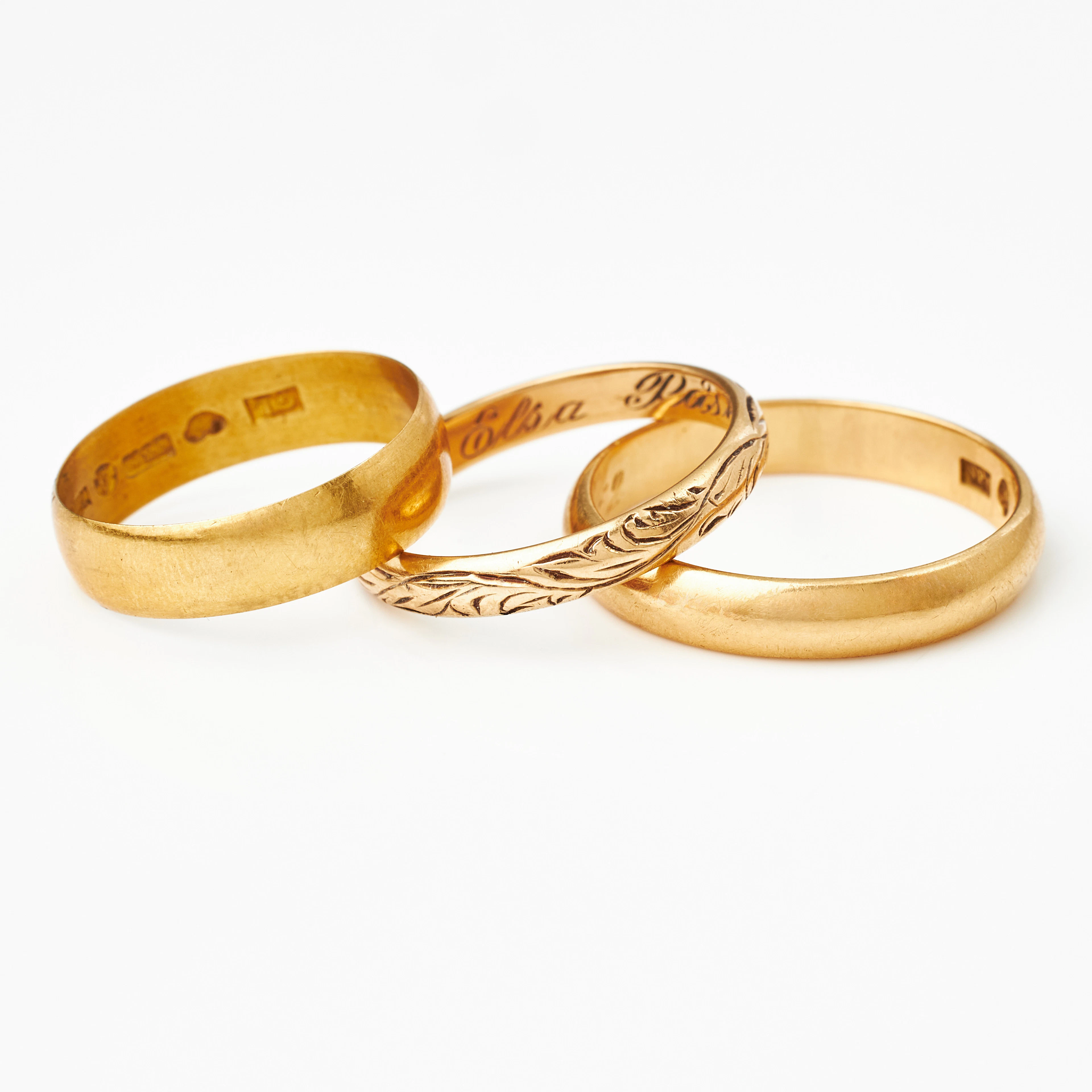 VIGSELRINGAR, 3 st., varav 2 st i 18 k guld resp. 23 k guld.