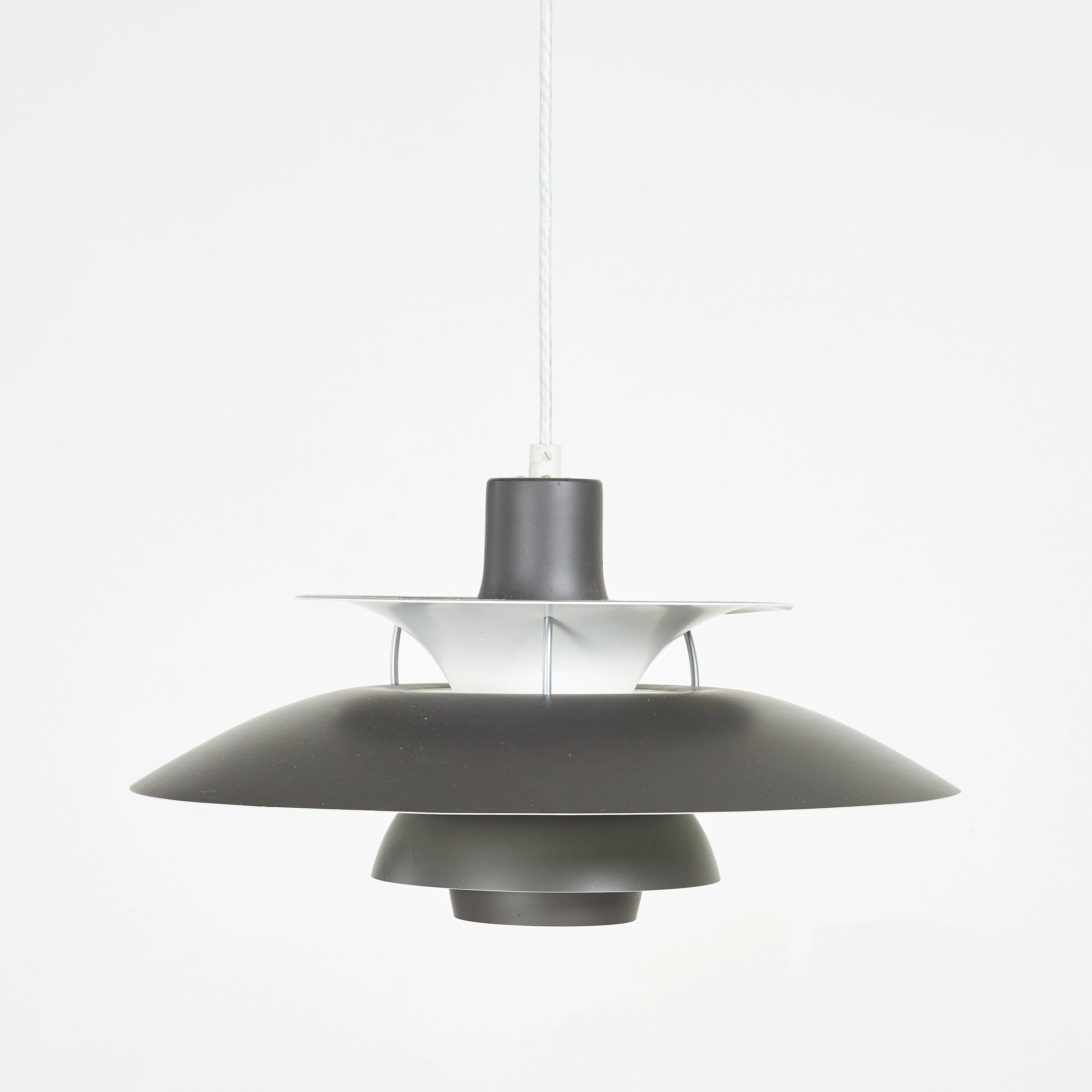 POUL HENNINGSEN. PH-lampa, "PH-5", Louis Poulsen, Danmark.
