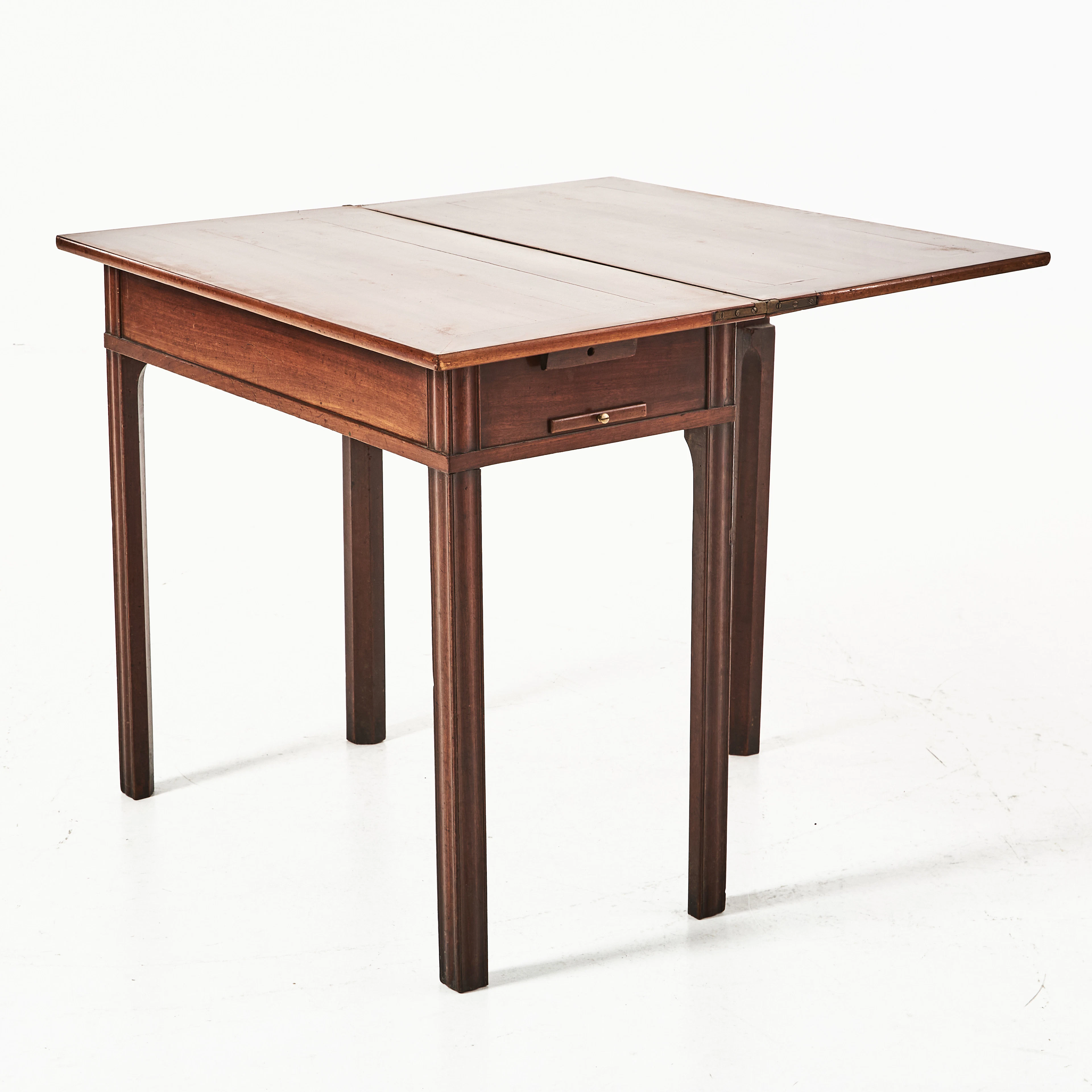 SPELBORD, 1800-tal, mahogny, England, invändigt med backgammon.