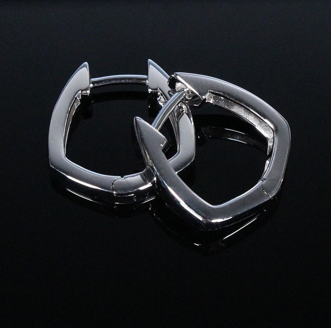 MERALIN JEWELRY. 5-eckige Creolen aus 925er Sterlingsilber, Italien.