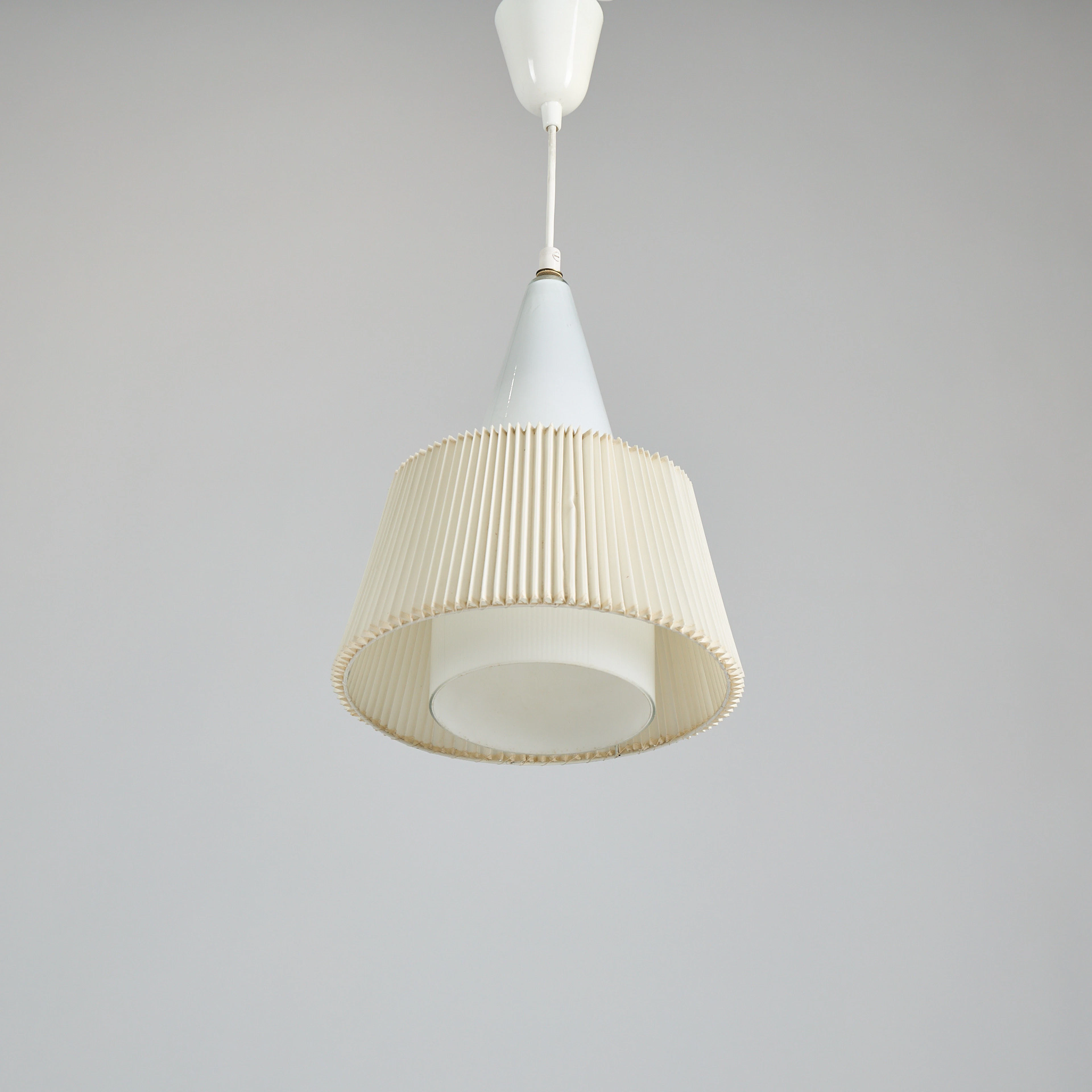 PAAVO TYNELL. Taklampa. Modell K-14, Idman 1950-tal.