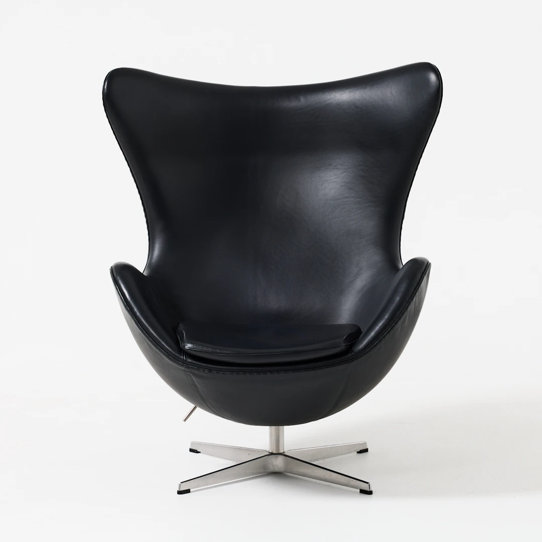 ARNE JACOBSEN. ARNE JACOBSEN. "Ägget", fåtölj, Fritz Hansen, Danmark