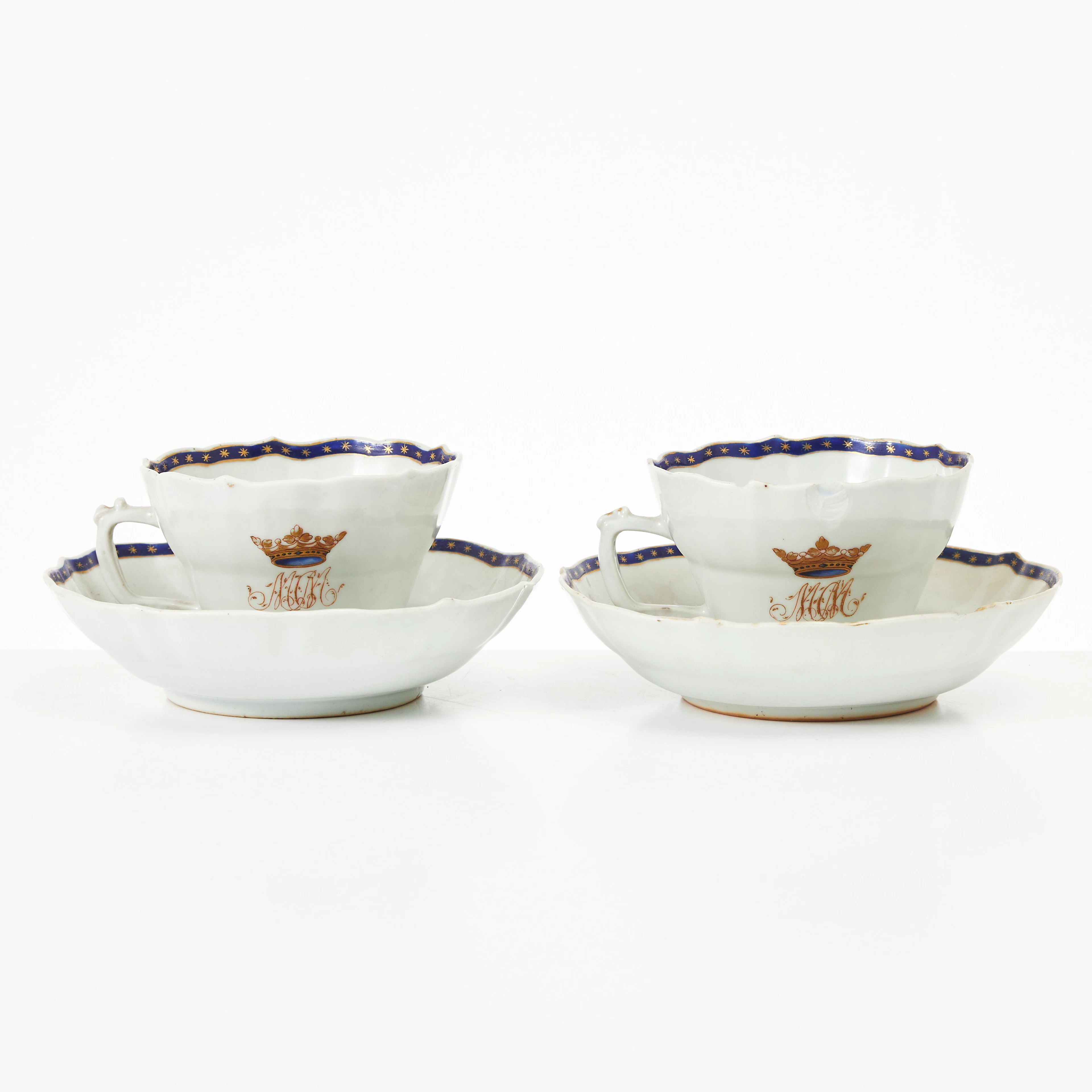 KAFFEKOPPAR, ett par, porslin, Kina, Qianlong (1736-1795), vapenporslin