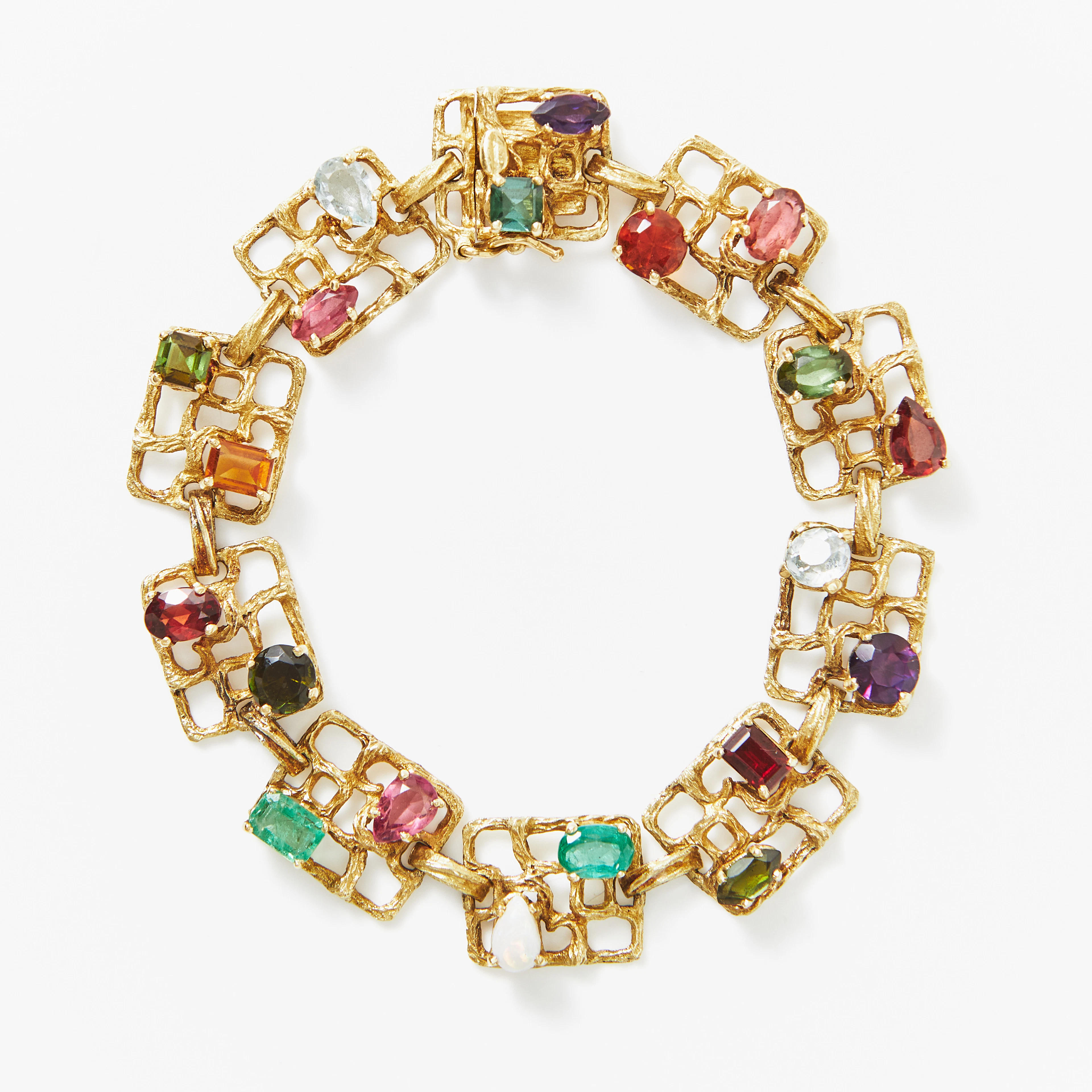 ARMBAND, 18 k guld, 1900-talets andra hälft, dekor av fasettslipade
