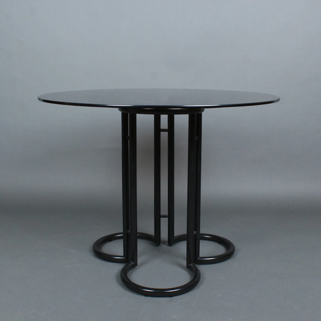 Runder postmoderner Esstisch, Rauchglas, 1980er Jahre.