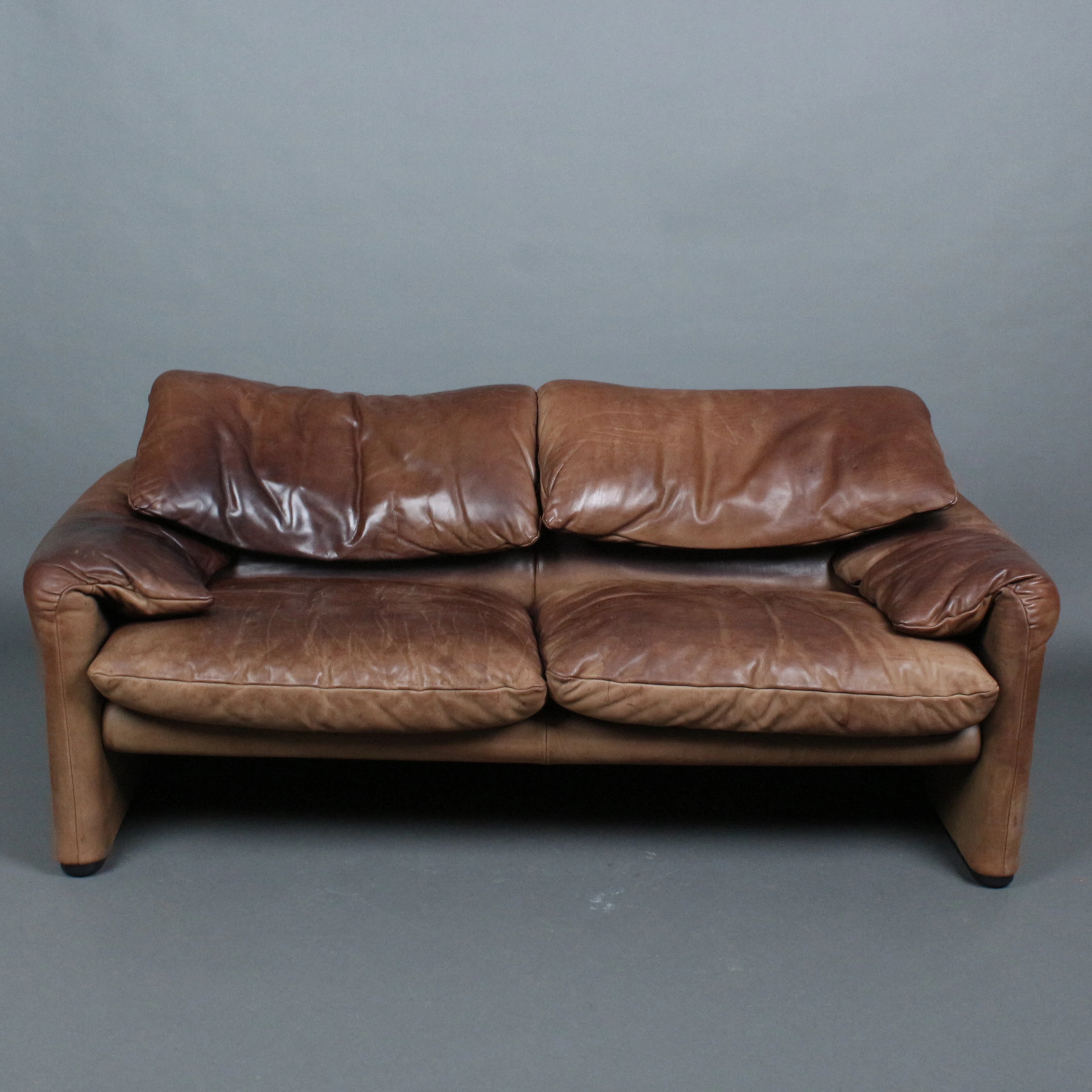 VICO MAGISTRETTI. Cassina. Zweisitzer / Couch, Modell 'Maralunga'
