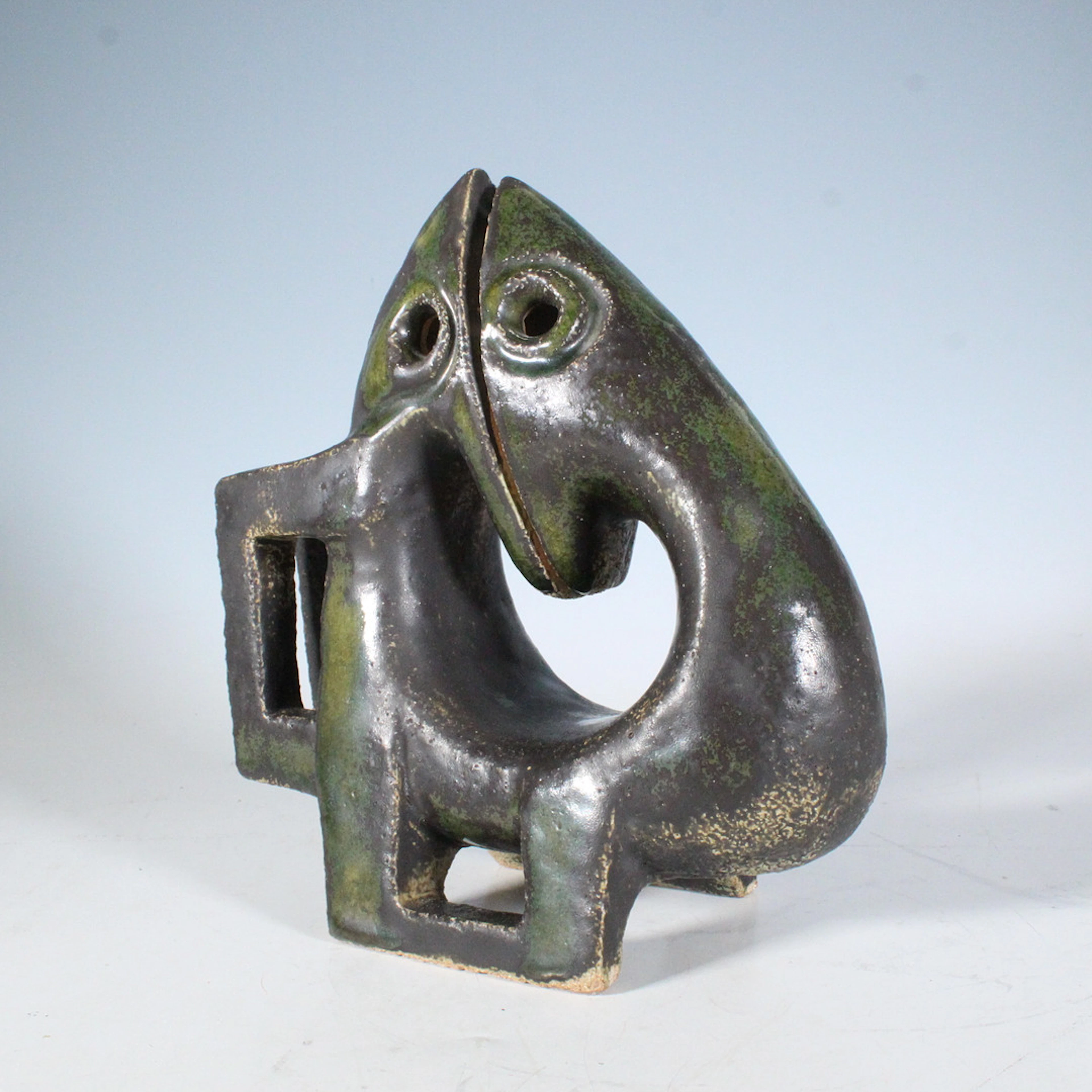 Unbekannter Künstler. Keramikskulptur / Studiokeramik in Form zweier Fische.