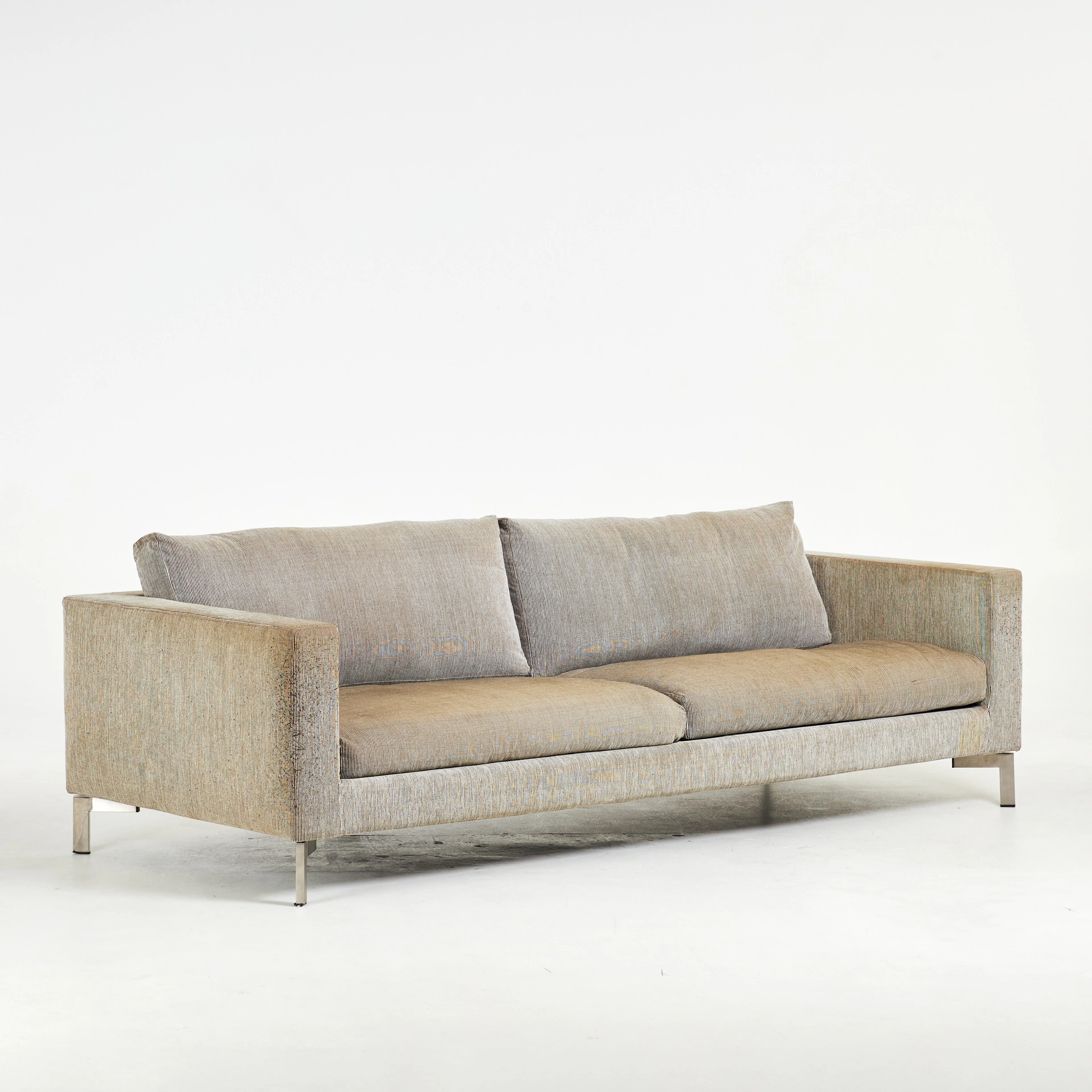 JENS JUUL EILERSEN. Soffa, "Zenith", klädsel i textil, ben i metall, samtida.
