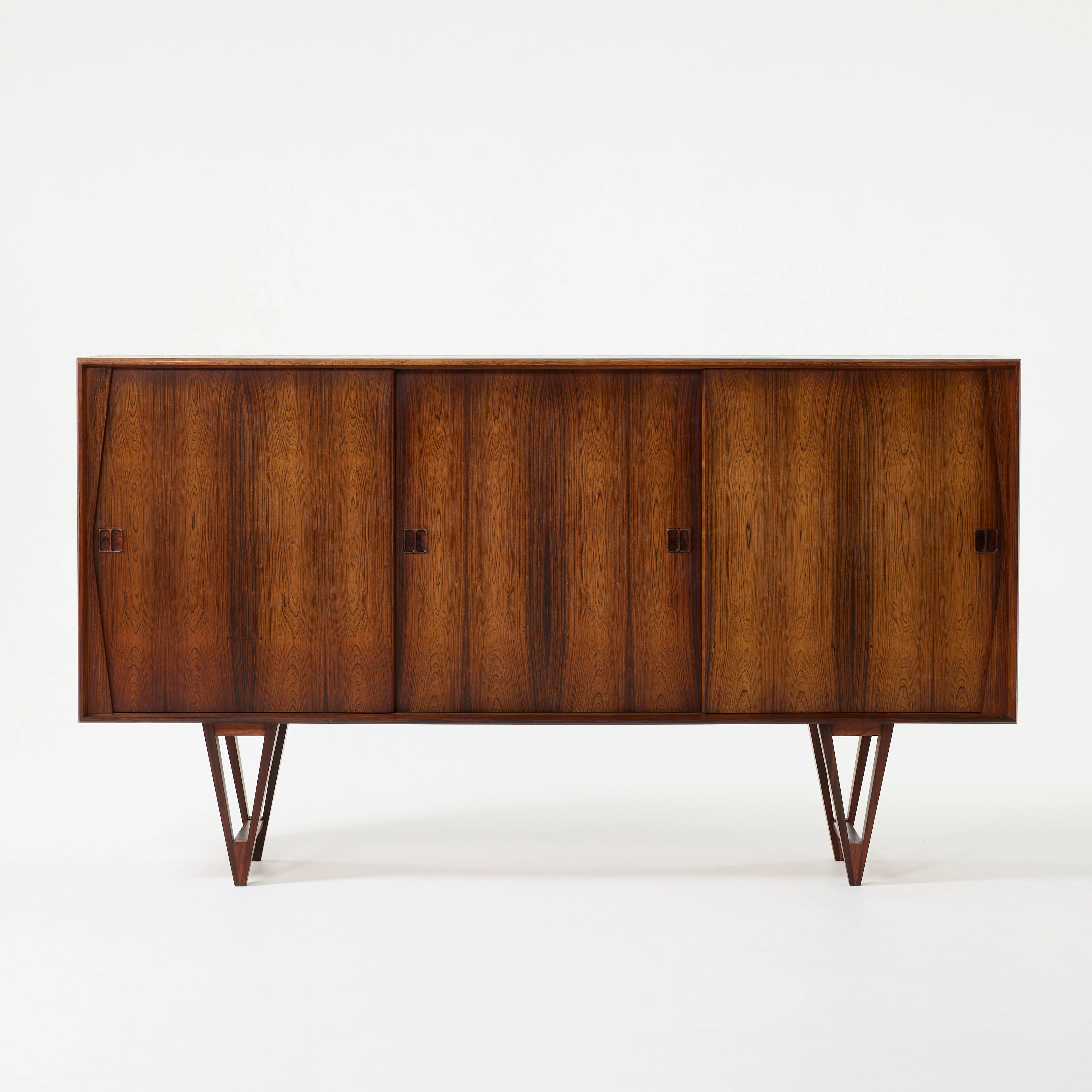 POUL HUNDEVAD. Sideboard, Danmark, 1960-tal, med barskåp, palisander.