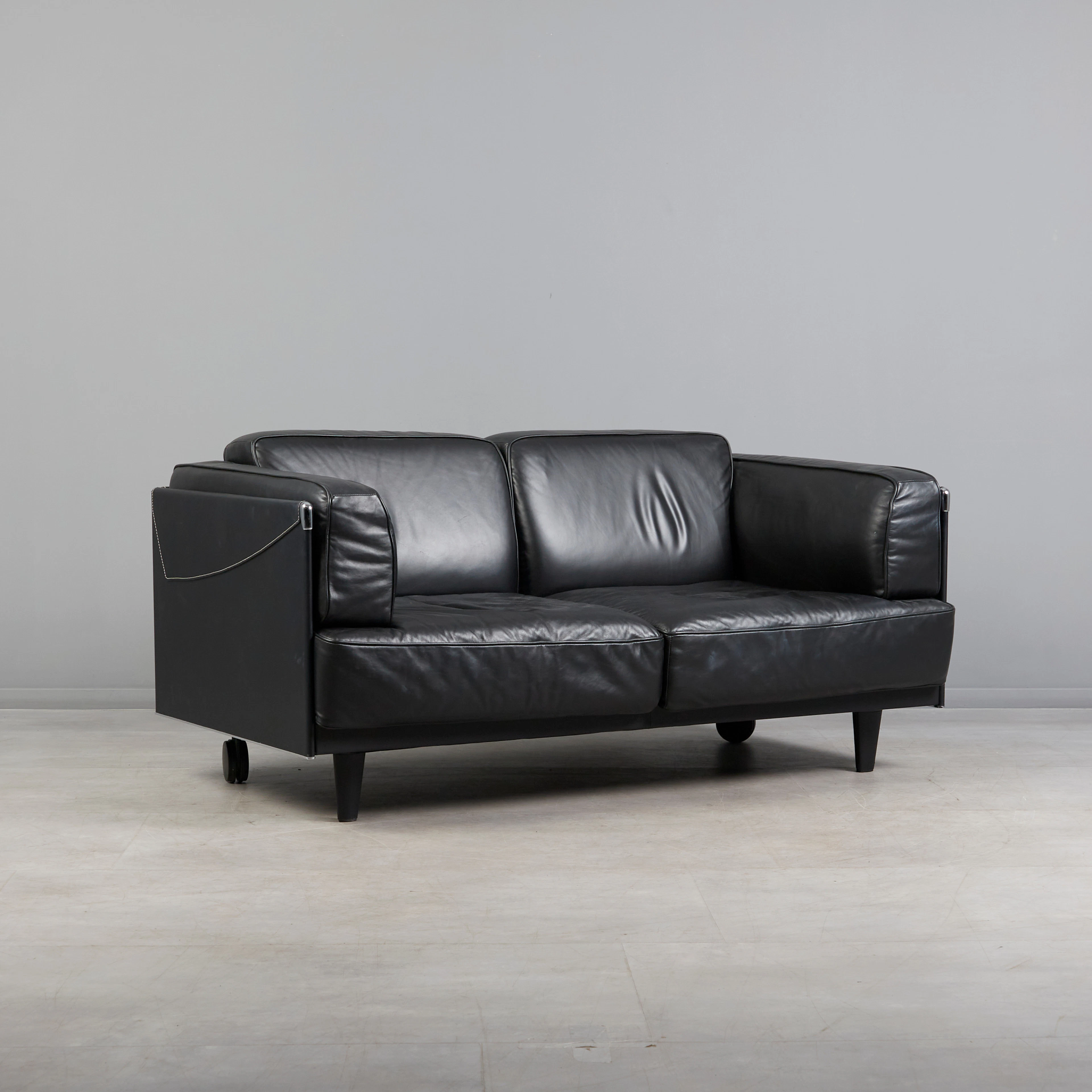 PIERLUIGI CERRI. für Poltrona Frau, Zweisitzer Sofa / Couch, Modell