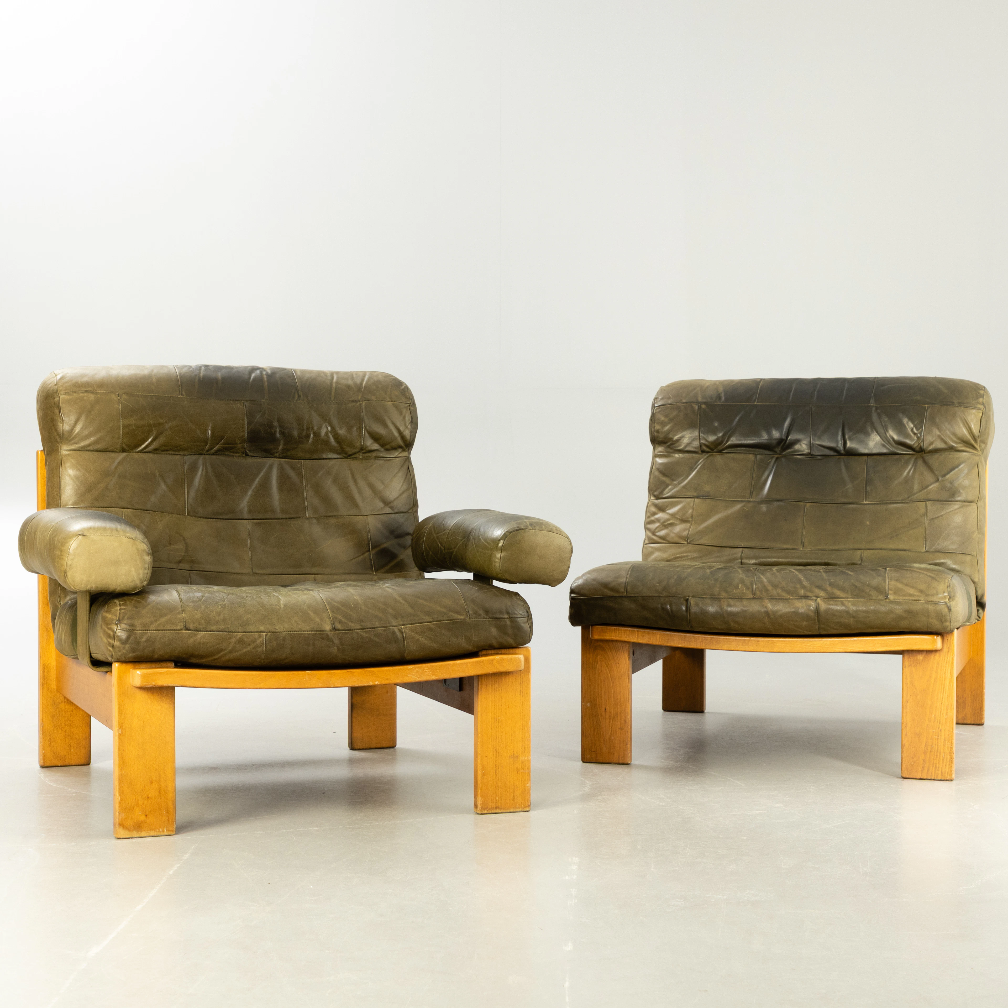 ROLF BENZ. Zweiteiliges Modulsofa / zwei Sessel, Patchworkleder, 1970er