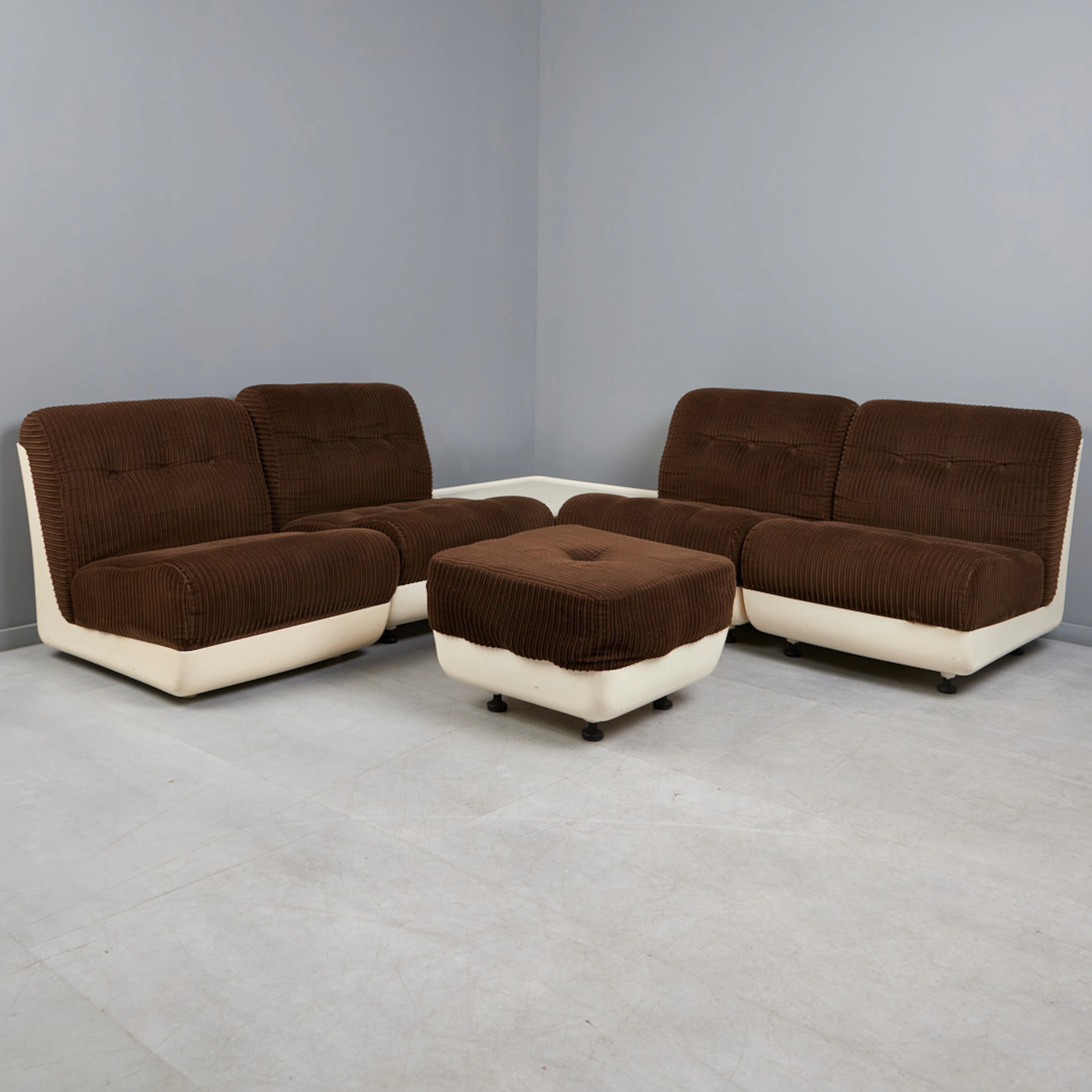 MARIO BELLINI. IM STIL VON. fünfteiliges Lounge Sofa / Sessel mit