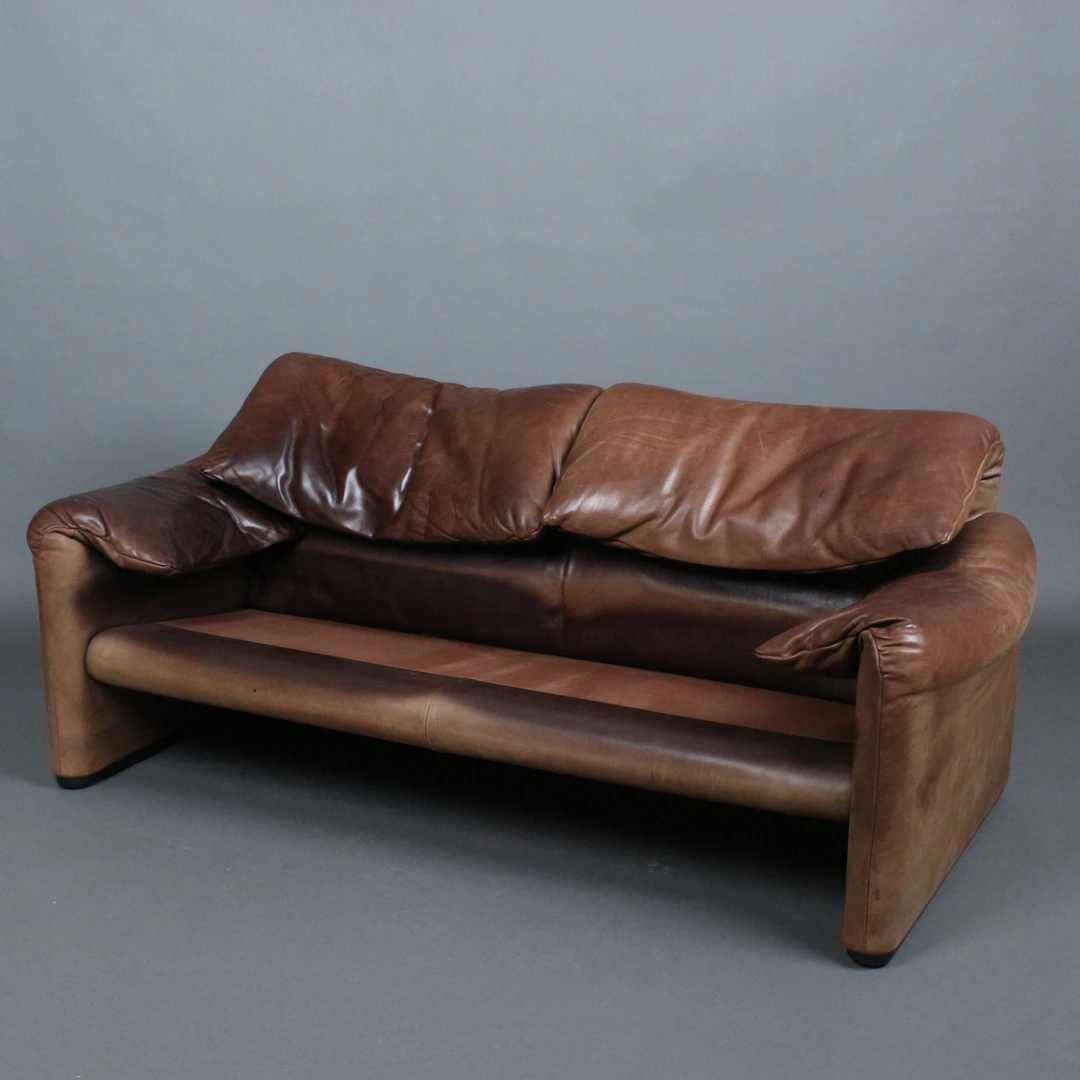 VICO MAGISTRETTI. Cassina. Zweisitzer / Couch, Modell 'Maralunga'