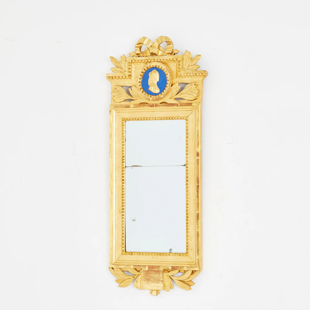 SPEGEL, gustaviansk, skuren dekor, tvådelat spegelglas, förgylld och