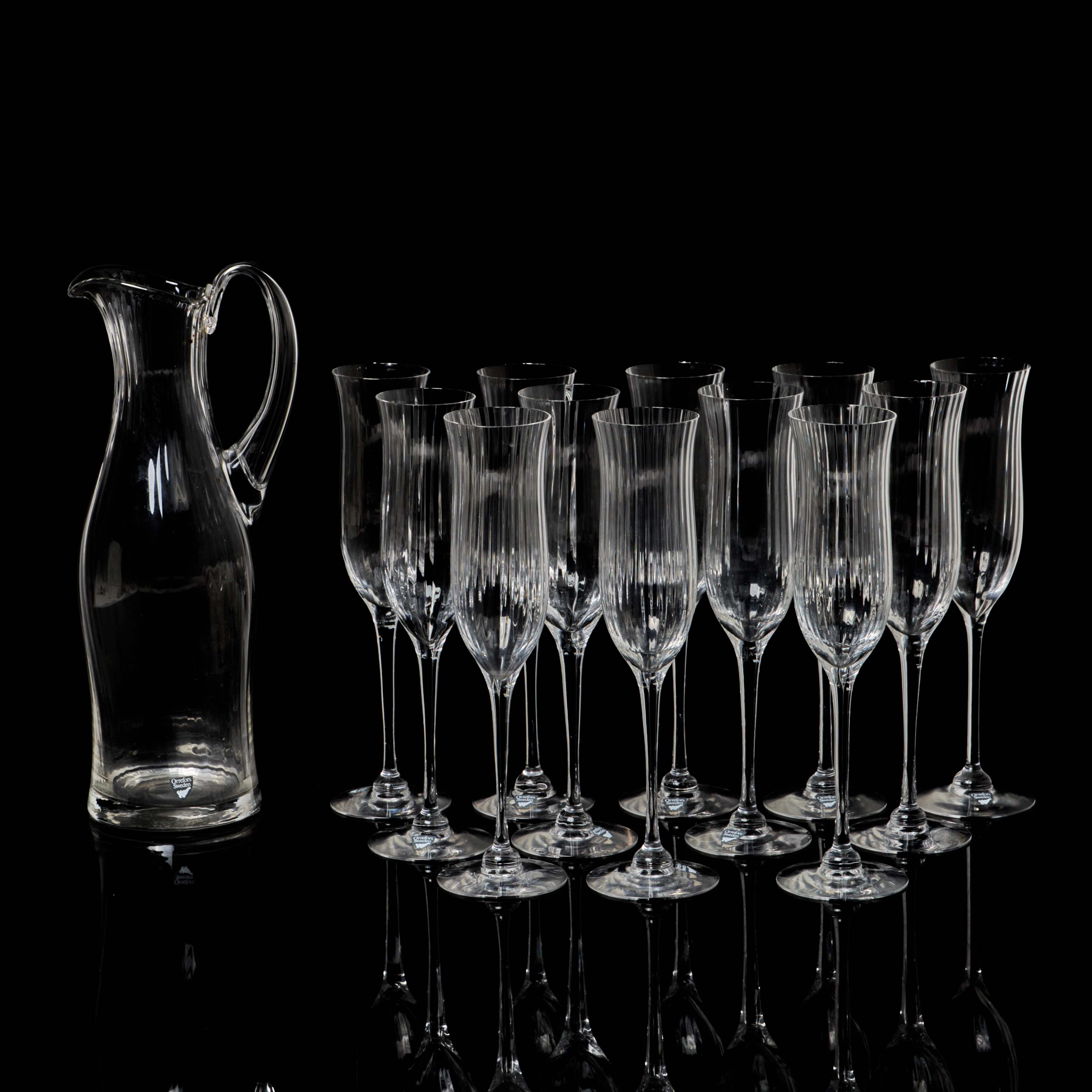 GUNNAR CYRÉN. Champagnestrutar samt karaff, 13 dlr, Optica, Orrefors.