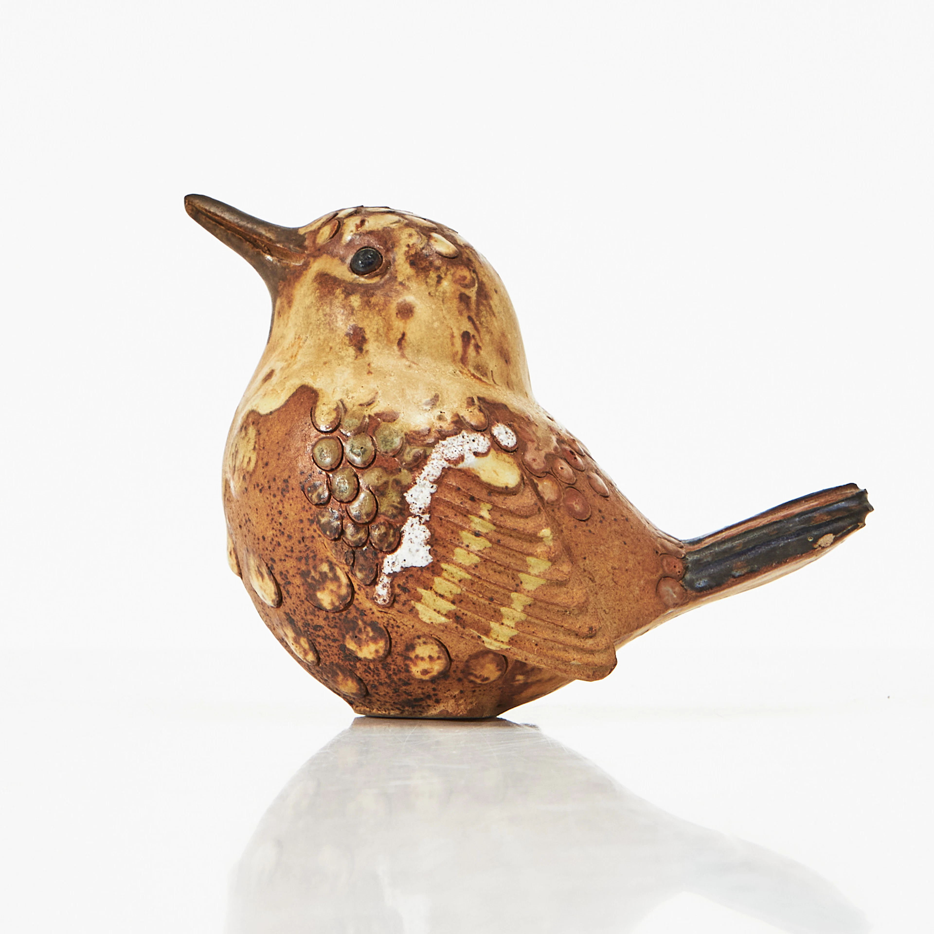 TYRA LUNDGREN. Figurin, chamotterat stengods, monogramsignerat, Gustavsberg.