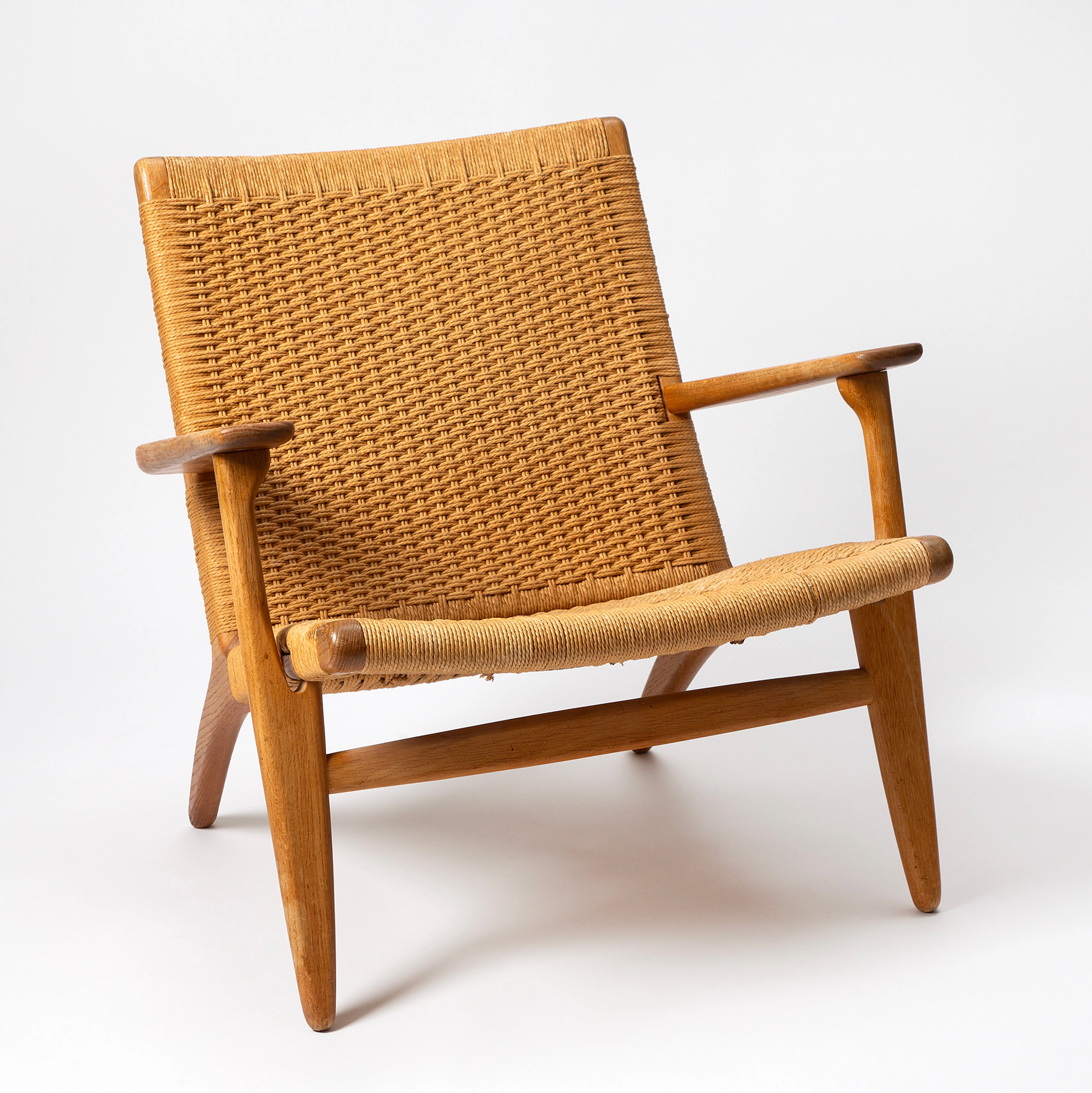 HANS J WEGNER. Fåtölj, Carl Hansen & Søn, Danmark, modell CH 25, formgiven