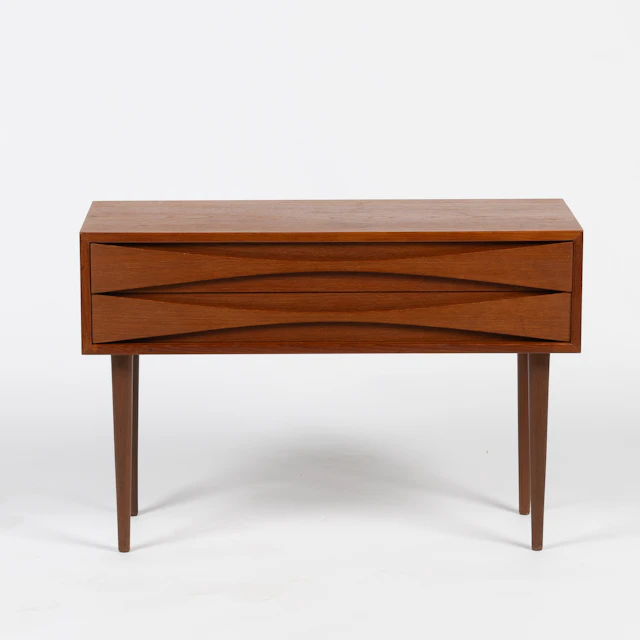 IELS CLAUSEN. Byrå, 2-lådig, teak, N.C. Möbler, Odense, Danmark, 1950-tal.