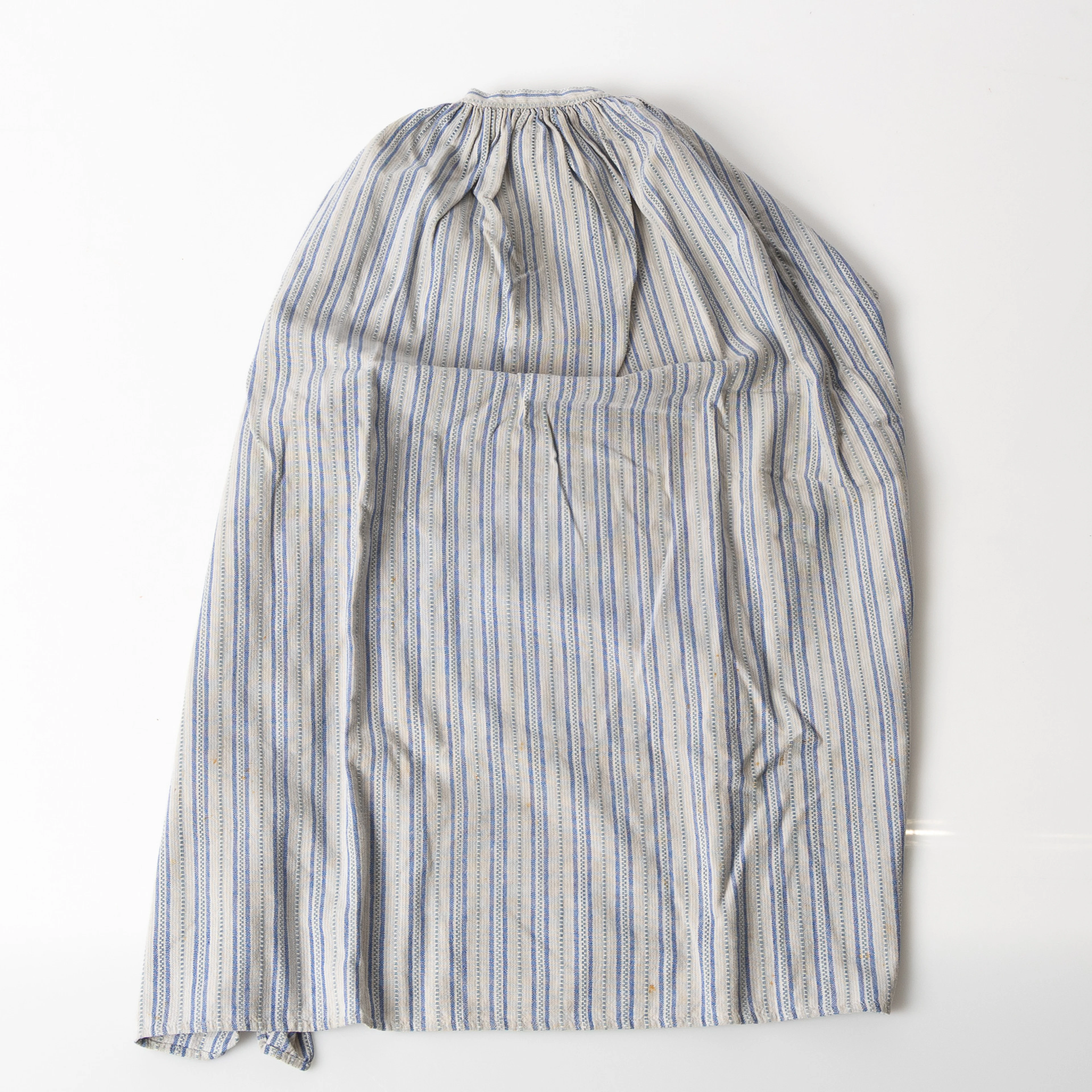 FÖRKLÄDEN, 2 stycken, till folkdräkt / häradsdräkt, omkring 1900.