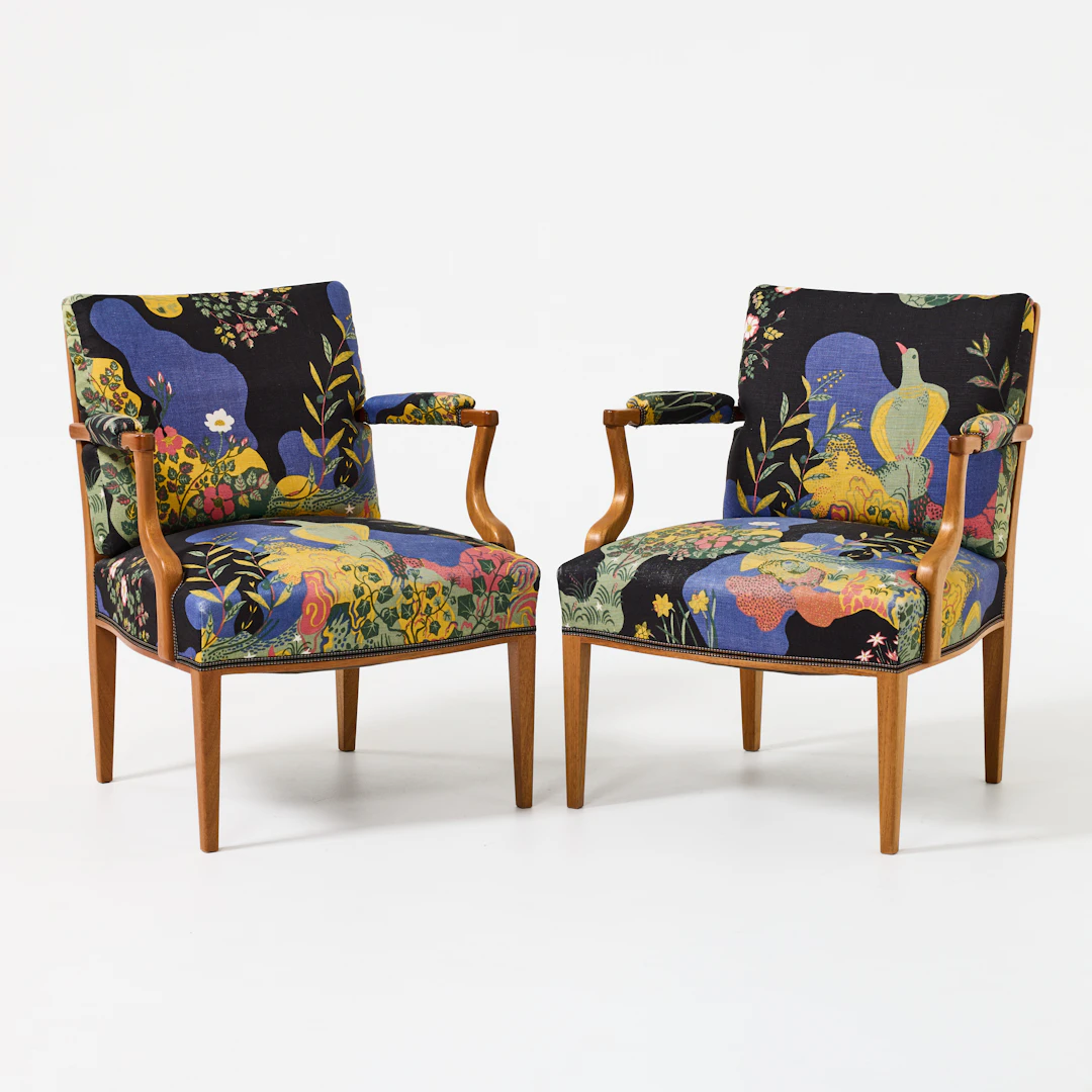 JOSEF FRANK. Karmstolar, ett par, Firma Svenskt Tenn, modellnummer
