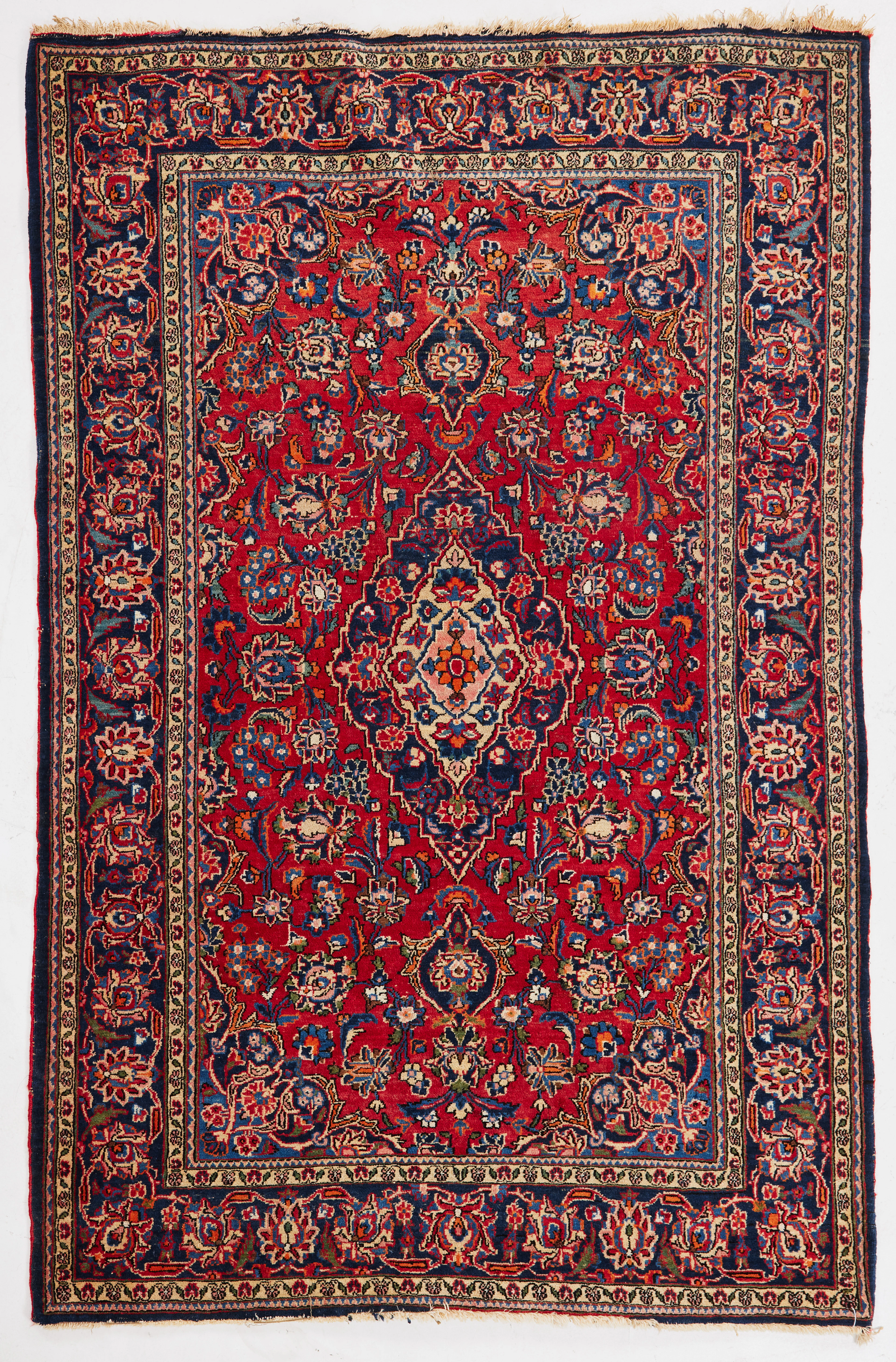 ORIENTMATTA. Sarouk, semiantik, ca 196x128 cm.