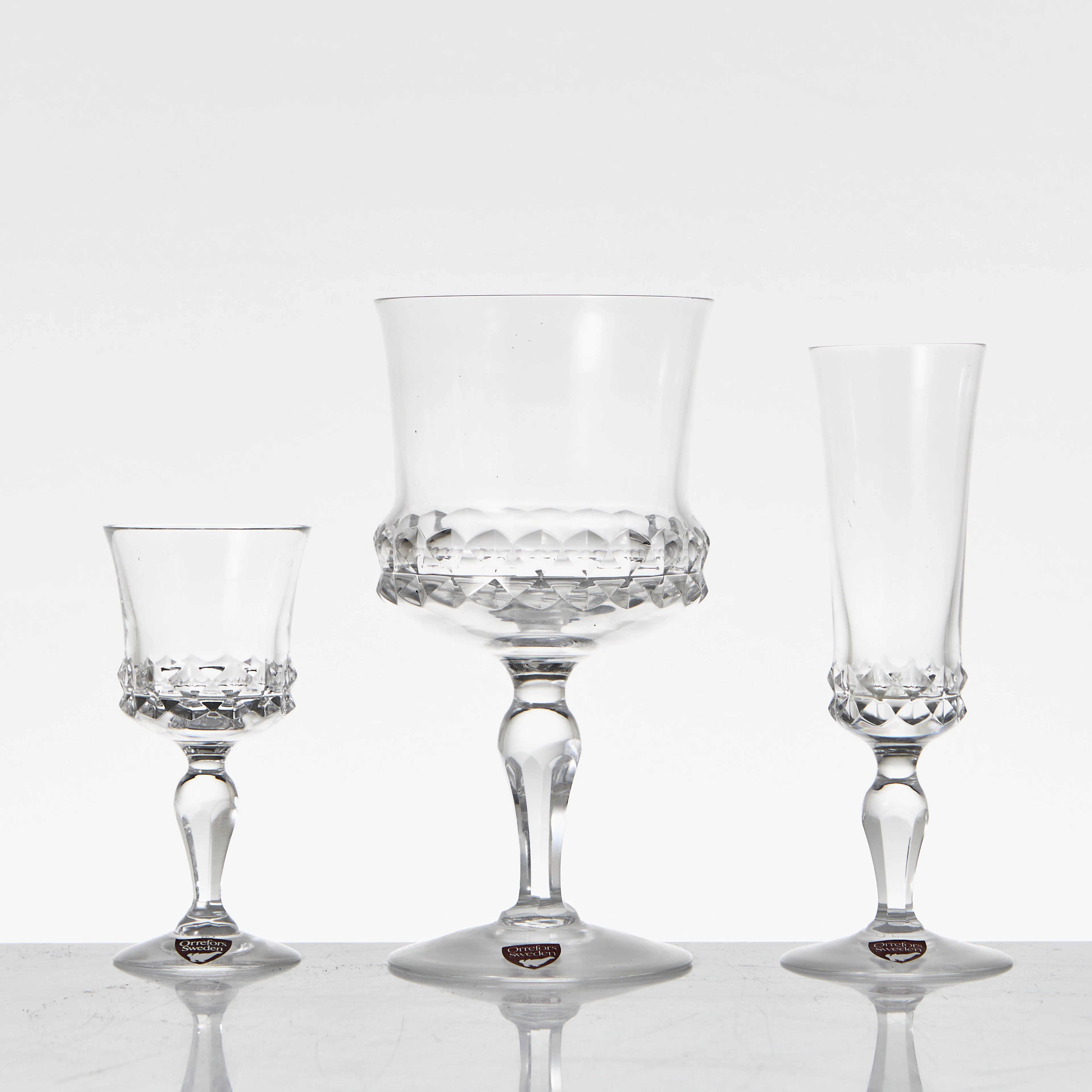 INGEBORG LUNDIN. Glasservis "Silvia", 36 delar, Orrefors.