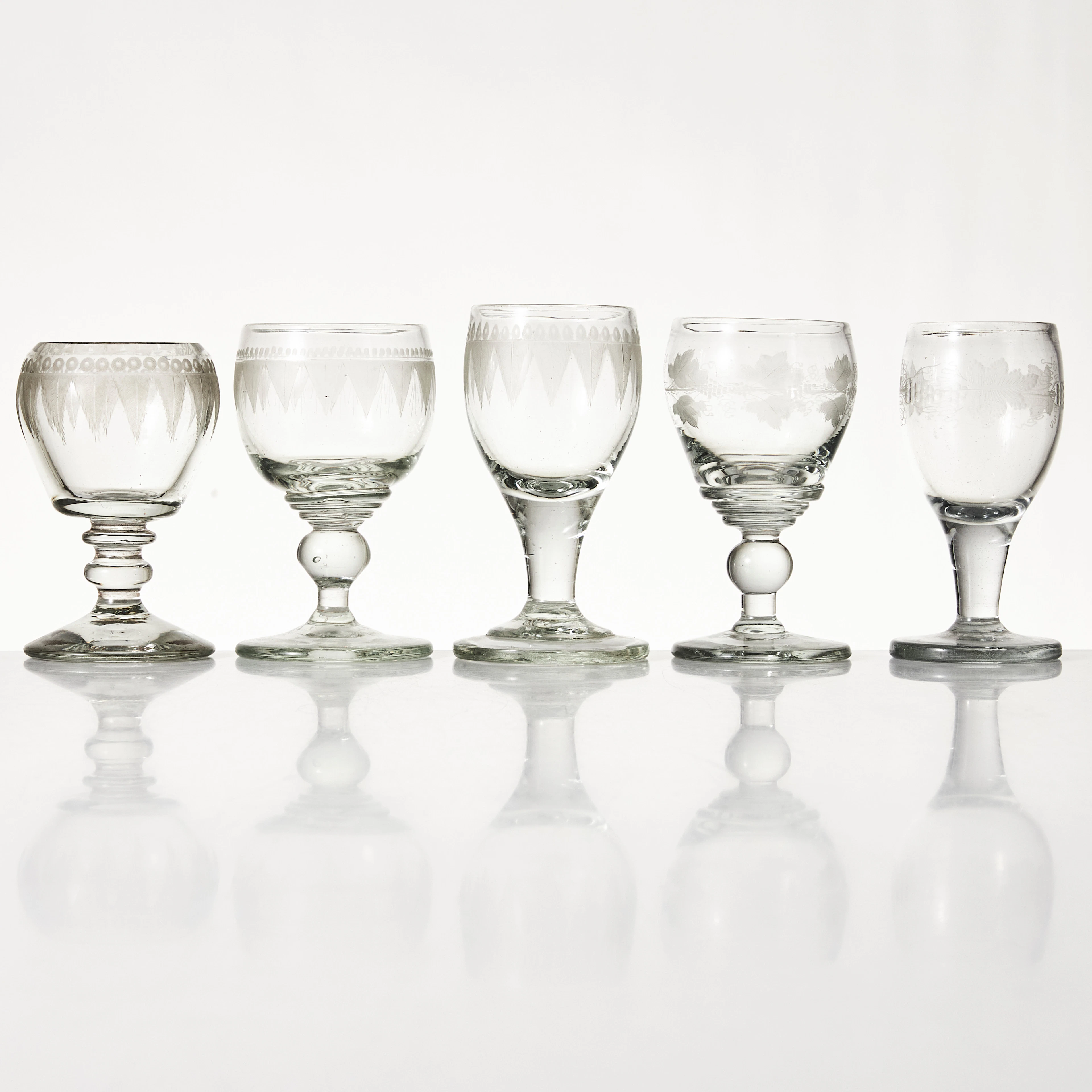 VINGLAS, 5 stycken, 1800-talets mitt.