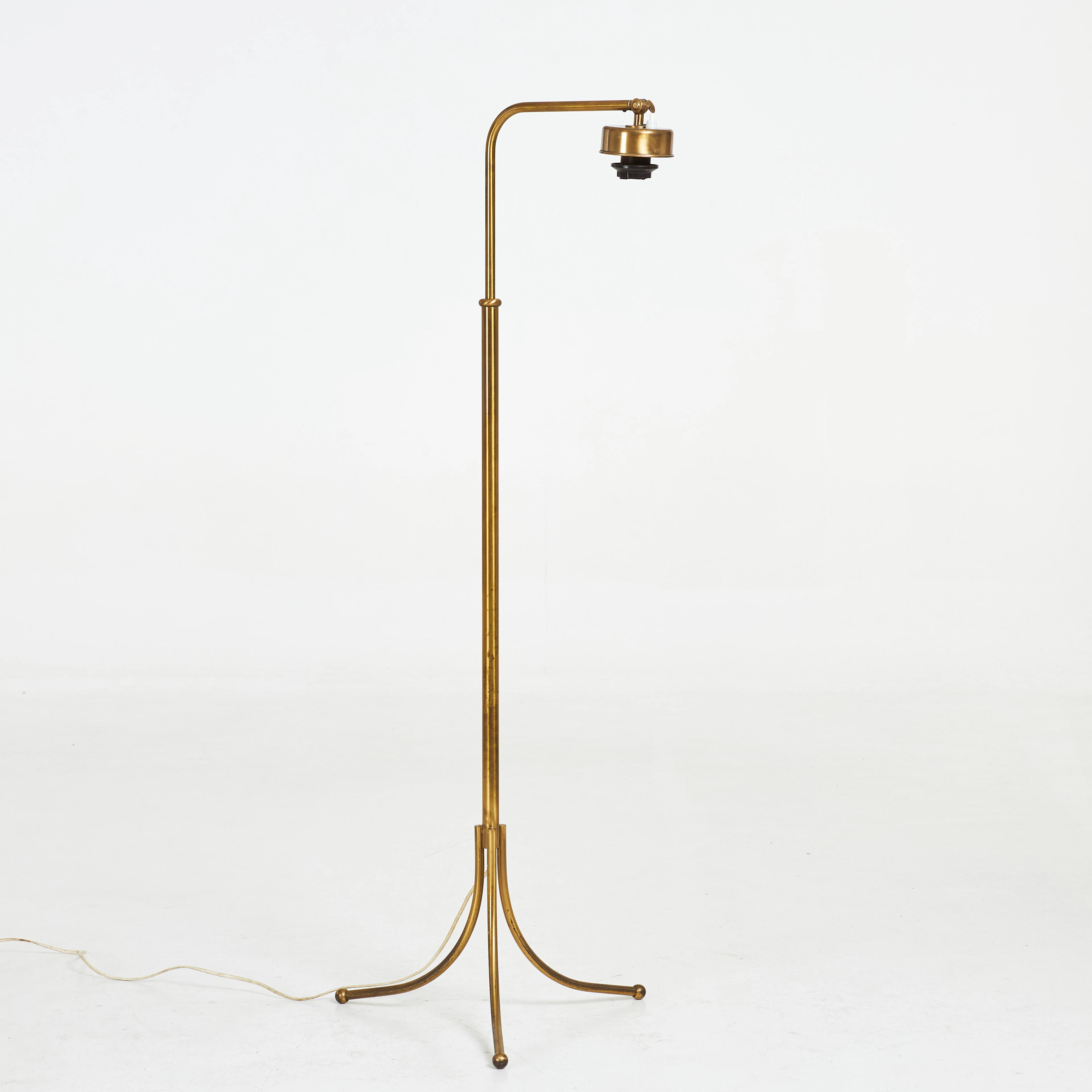 JOSEF FRANK. Golvlampa, modell 1842, Firma Svenskt Tenn, mässing.