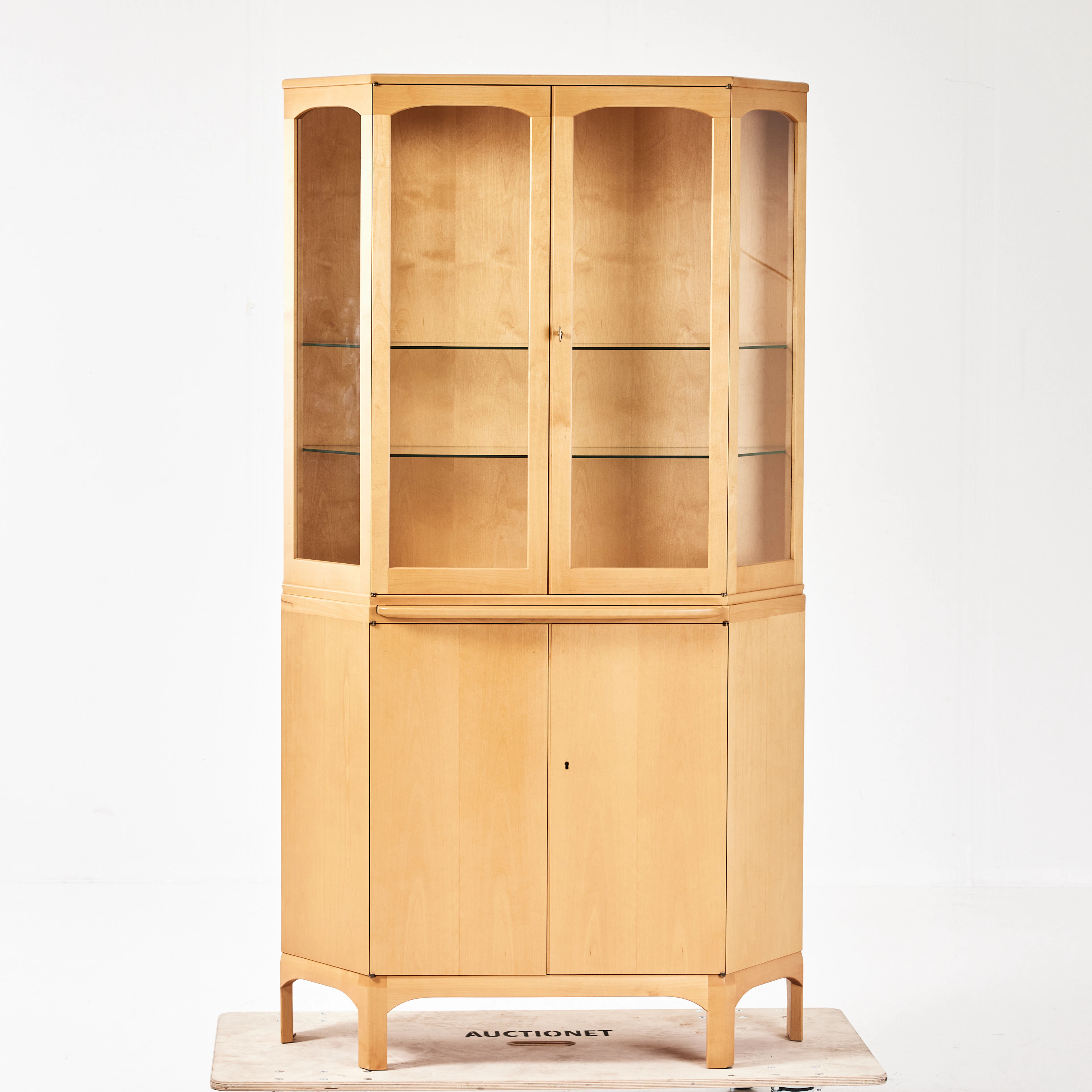 CARL MALMSTEN. "Undantaget", vitrinskåp, Åfors Möbelfabriks AB, fanérat