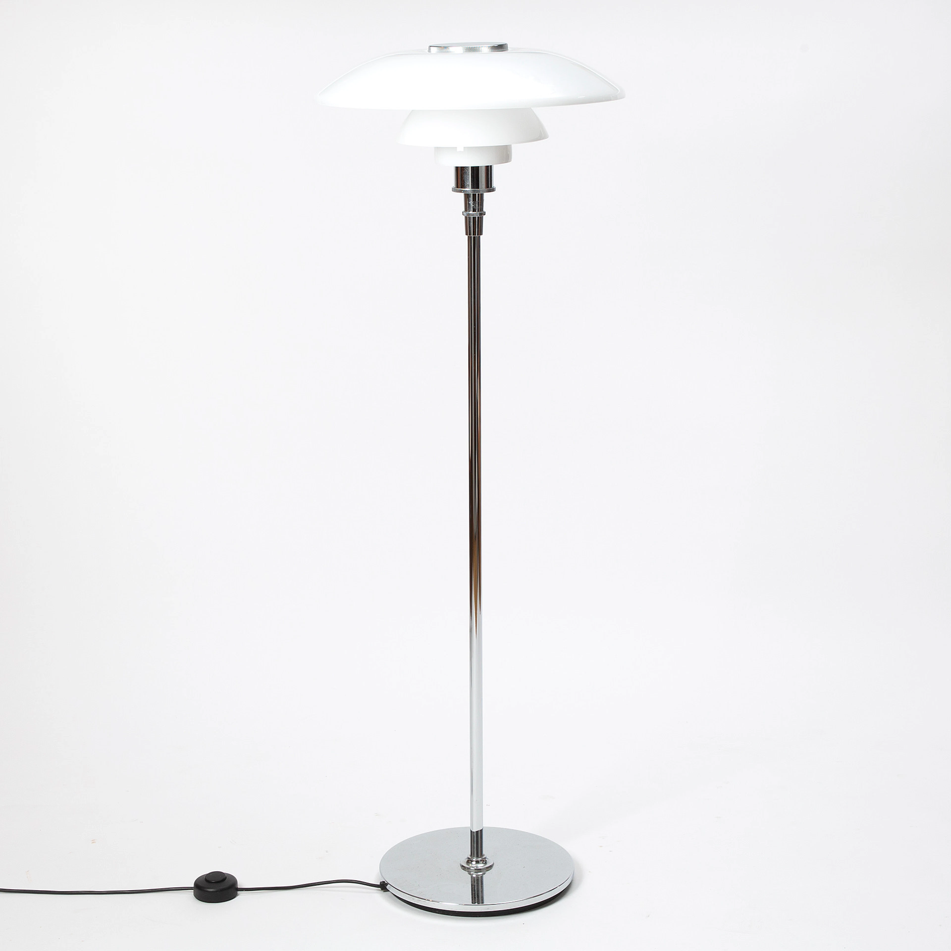 POUL HENNINGSEN. Golvlampa, "PH 4½-3½", Louis Poulsen.