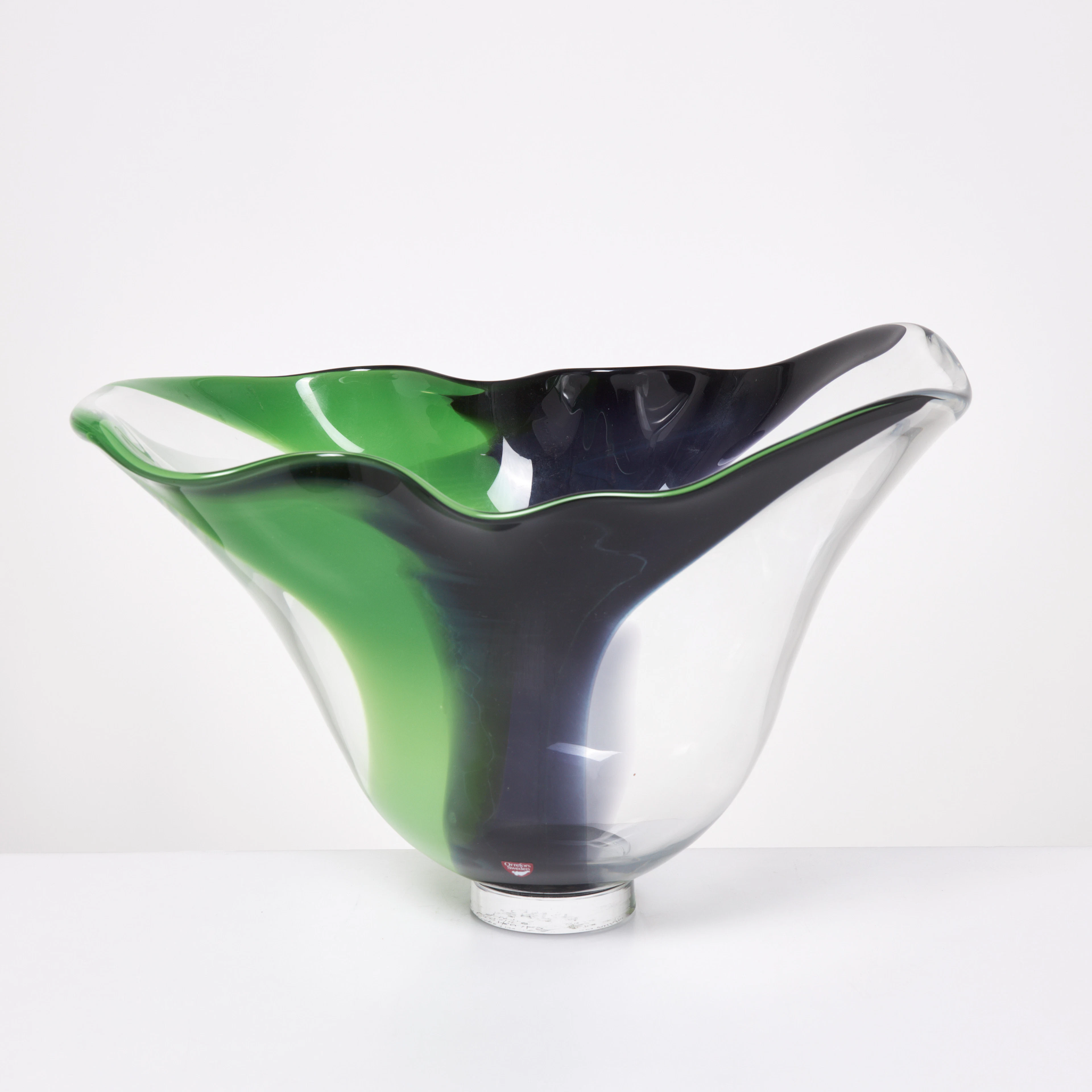 LARS HELLSTEN. Skål, glas, unik, Butterfly, grön och svart dekor