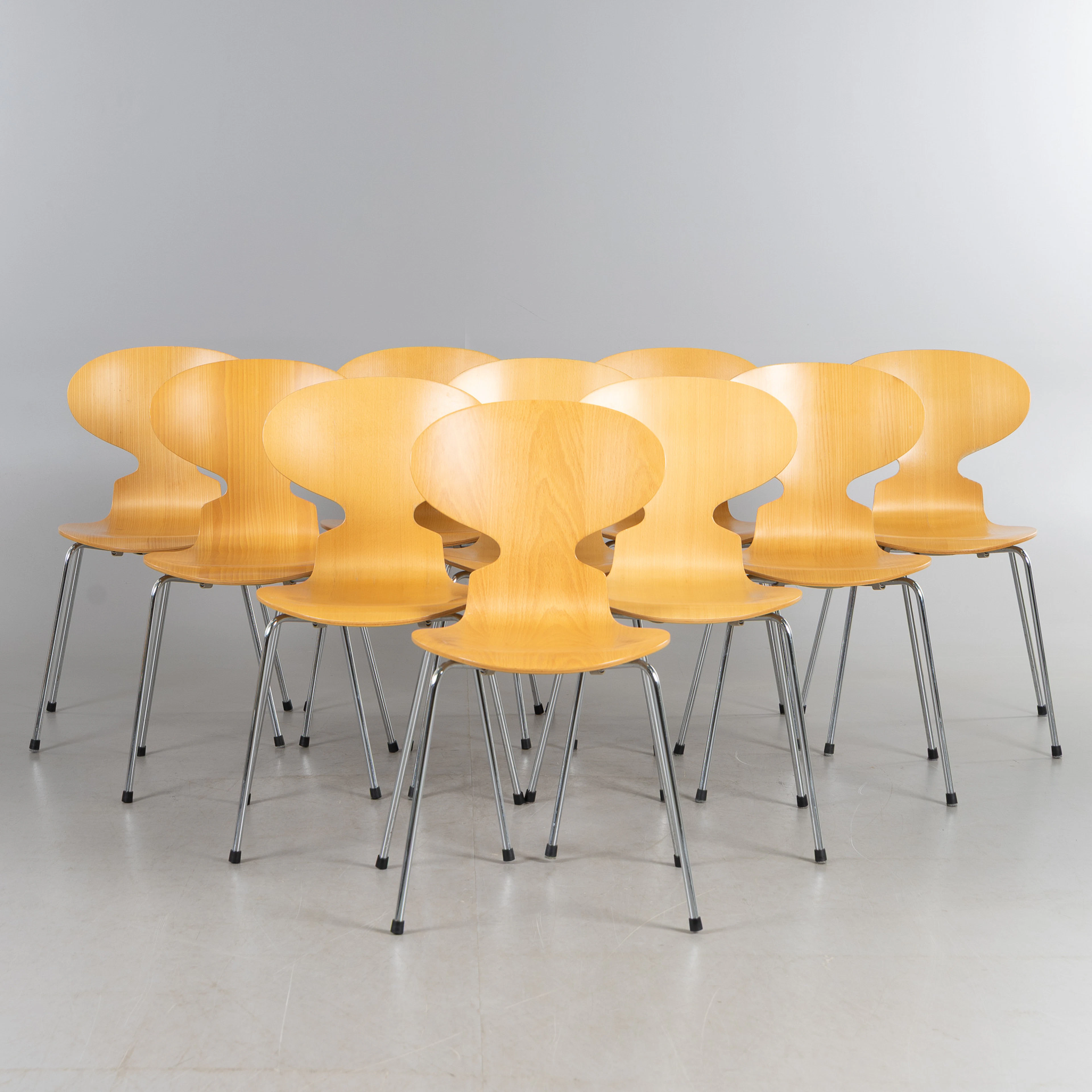 ARNE JACOBSEN. Stolar, 10 st, "Myran", Fritz Hansen, Danmark, 1998.
