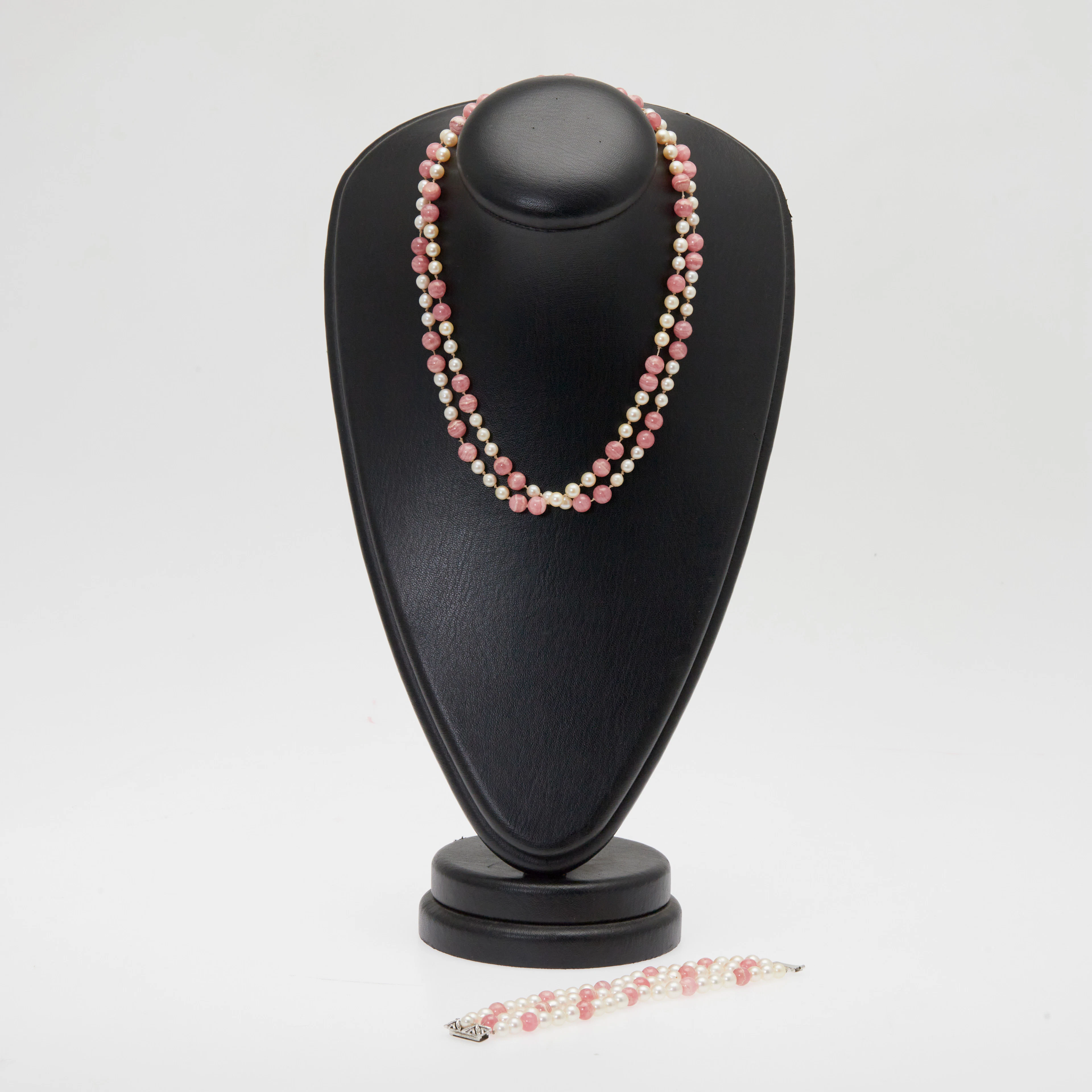 SET KETTE UND ARMBAND, 585er Weißgold, Perlen, Rhodochrosit.