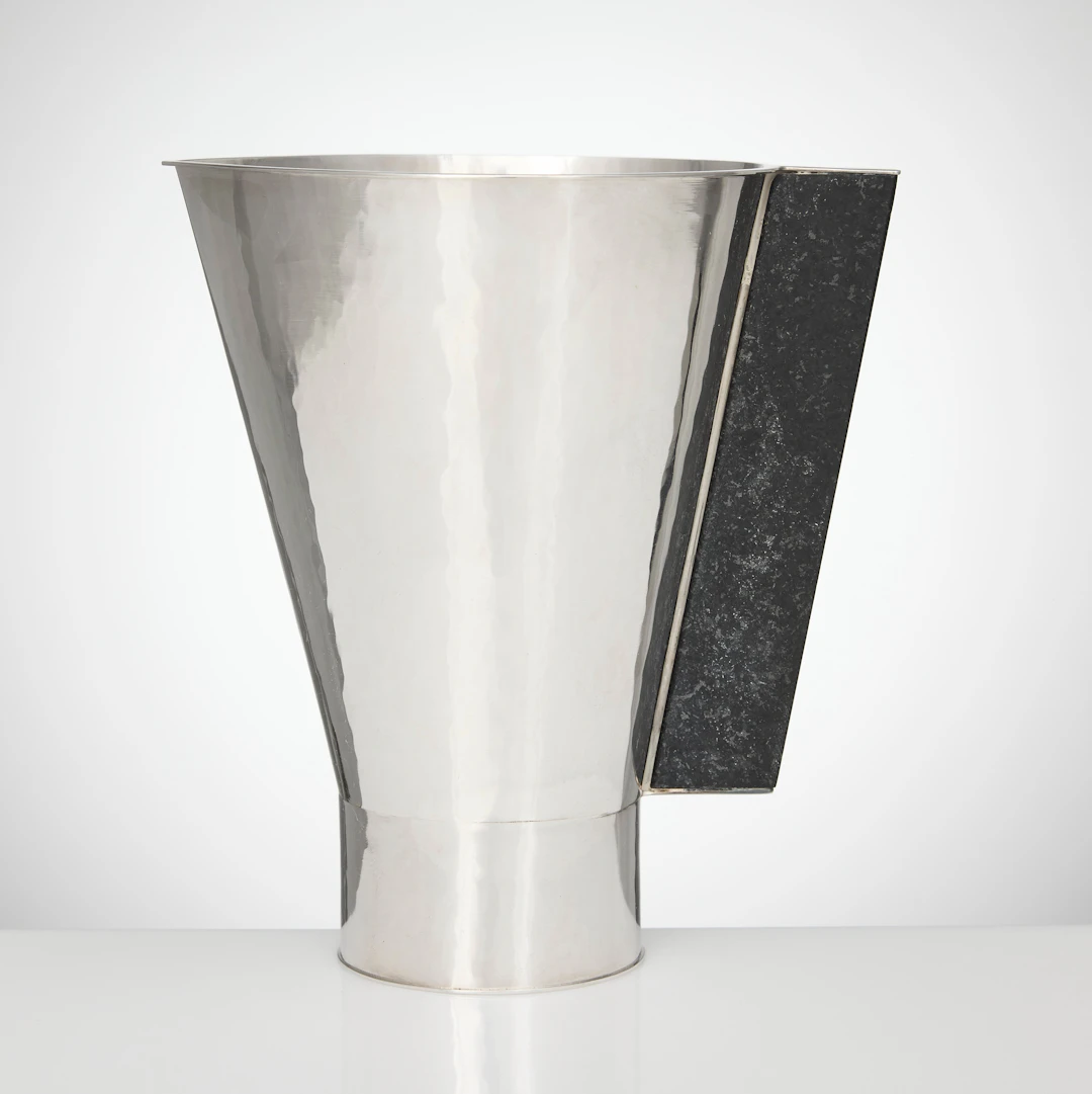 BO KLEVERT. Kanna, sterlingsilver och diabas, Stockholm 2008.