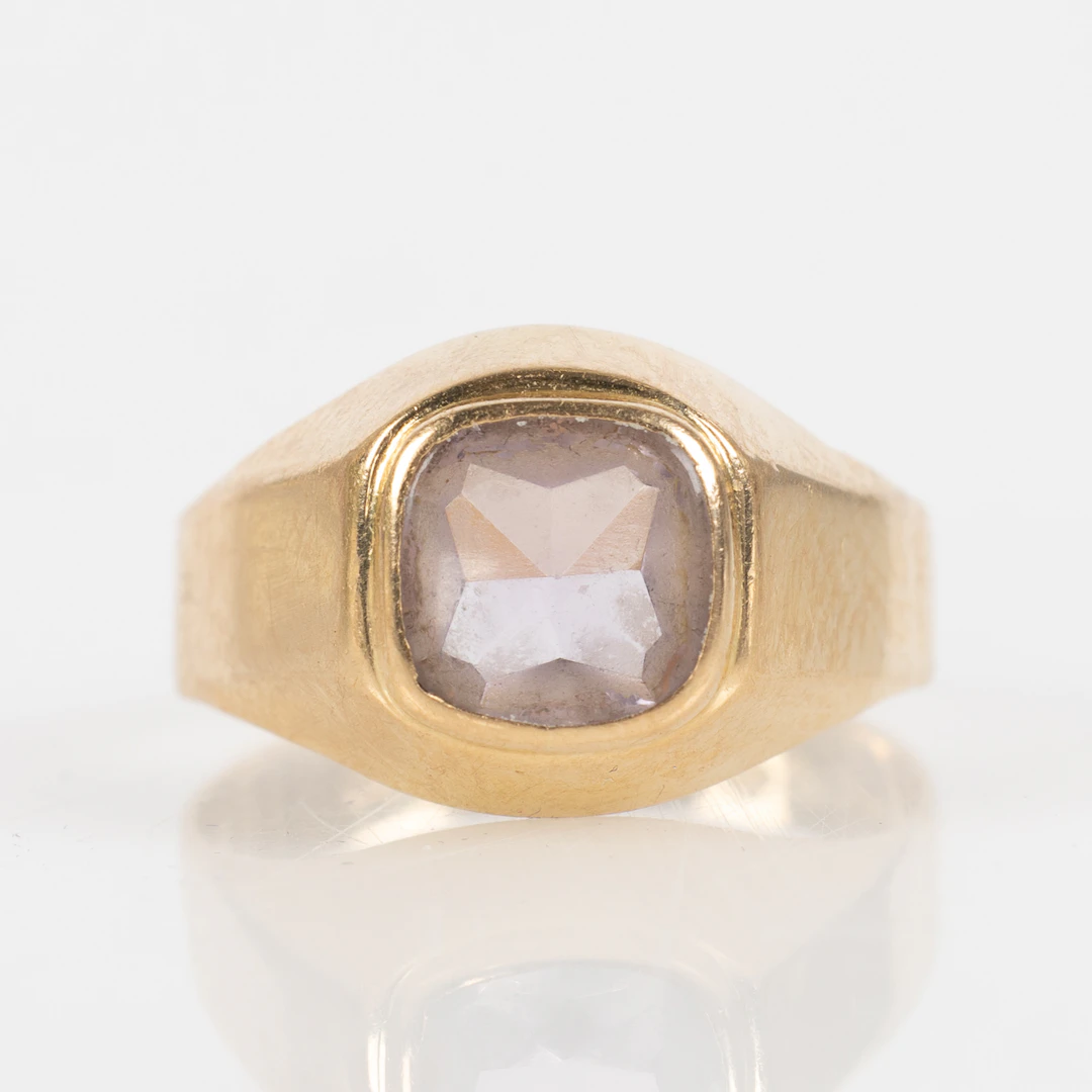 RING, 18K guld, ametist.
