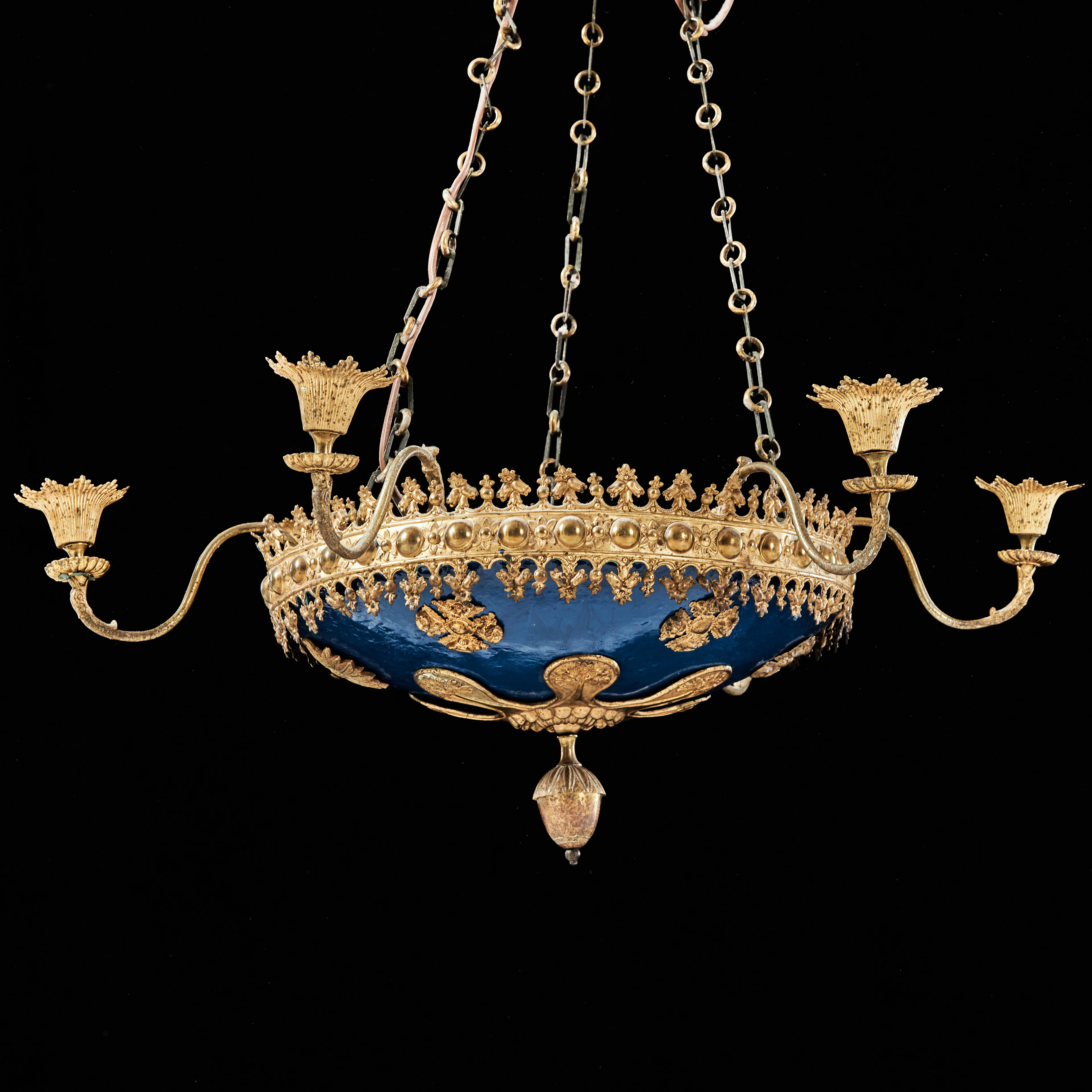 AMPEL, 1800-talets mitt, nygotik, mässing, bemålad plåt, för 6 ljus.