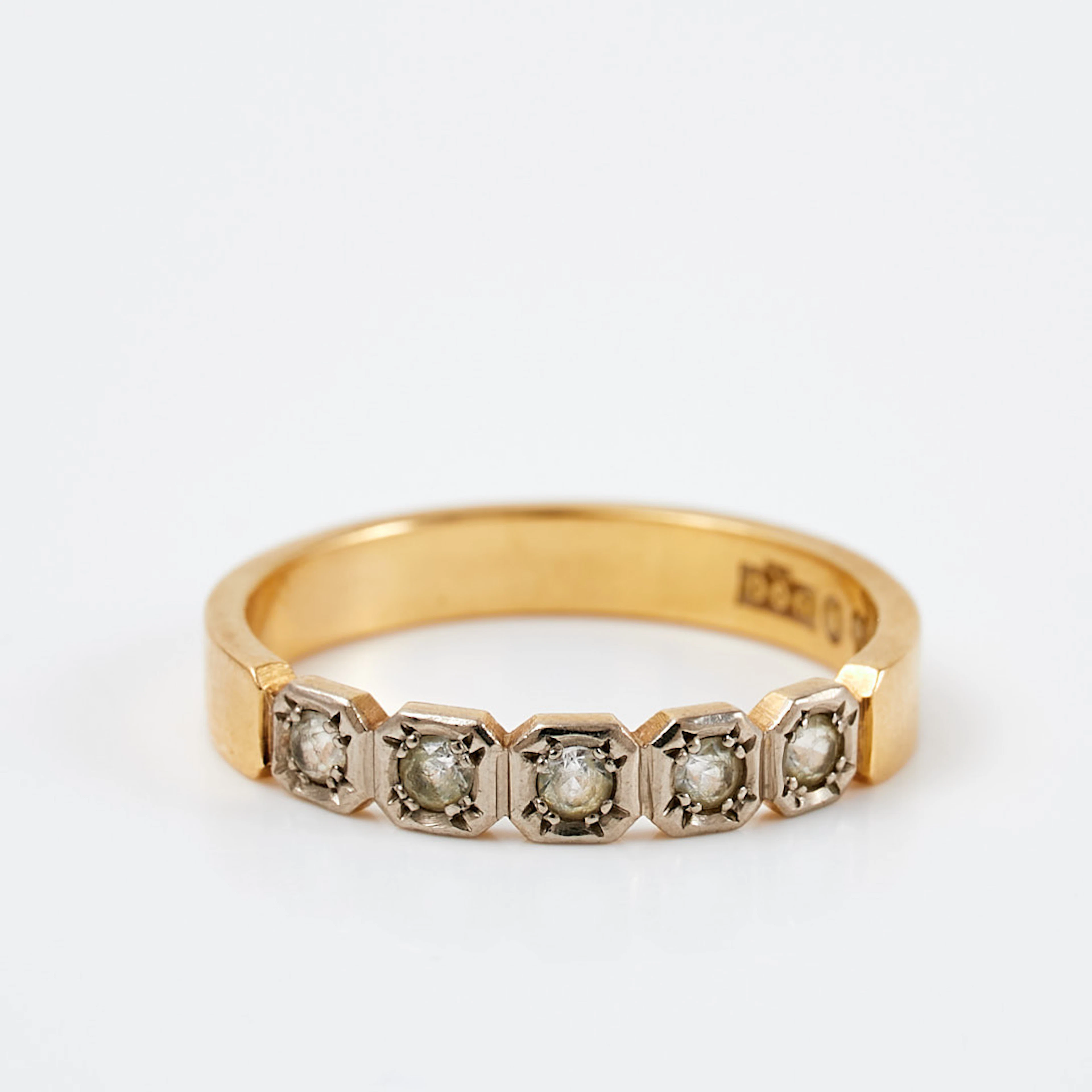 RING, 18 k guld, 5 bergkristaller, Örneus Guldsmeds Ab O, Stockholm, 1973.