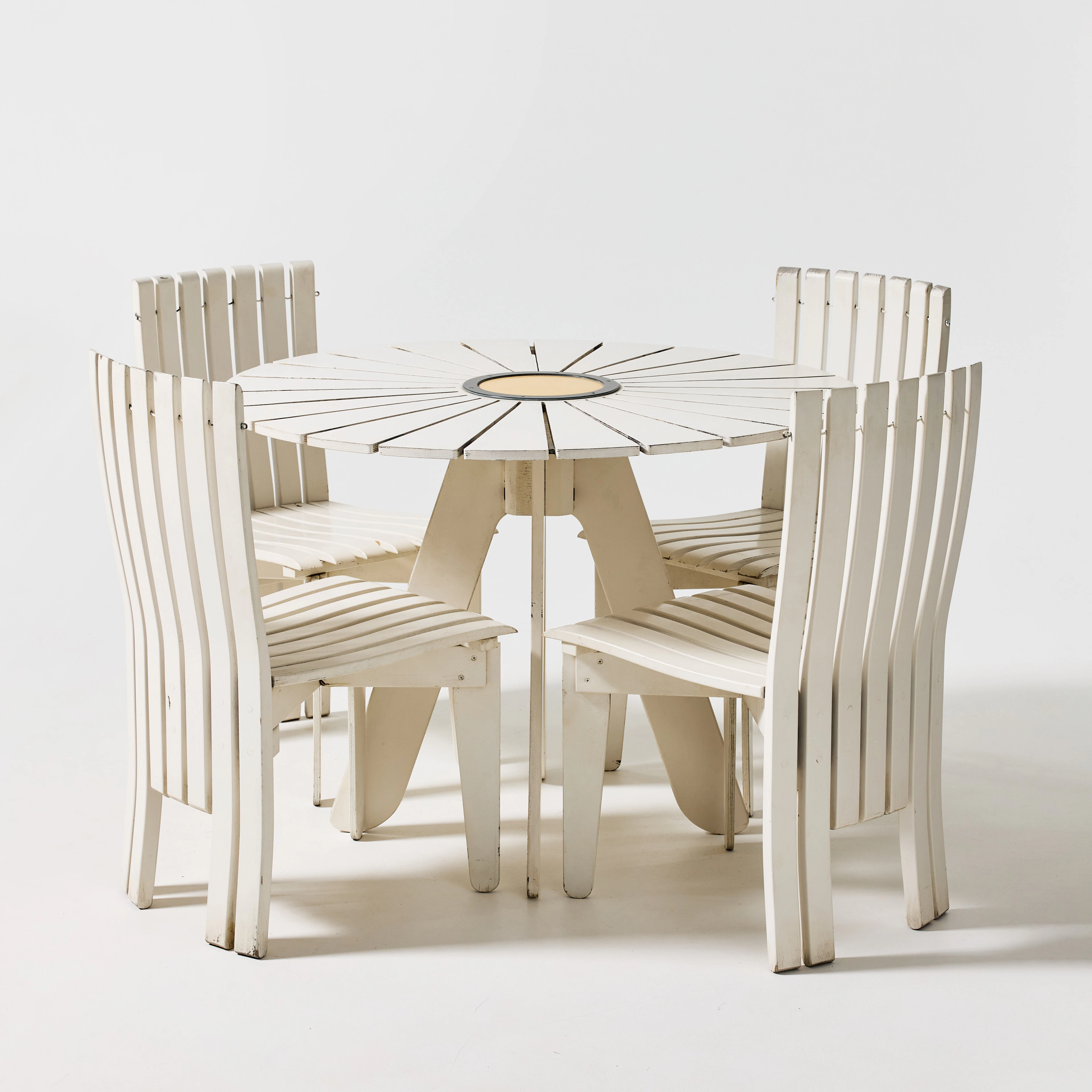 ALVAR & AINO AALTO. "Aurinko", trädgårdsgrupp, fem delar, Artek, Finland
