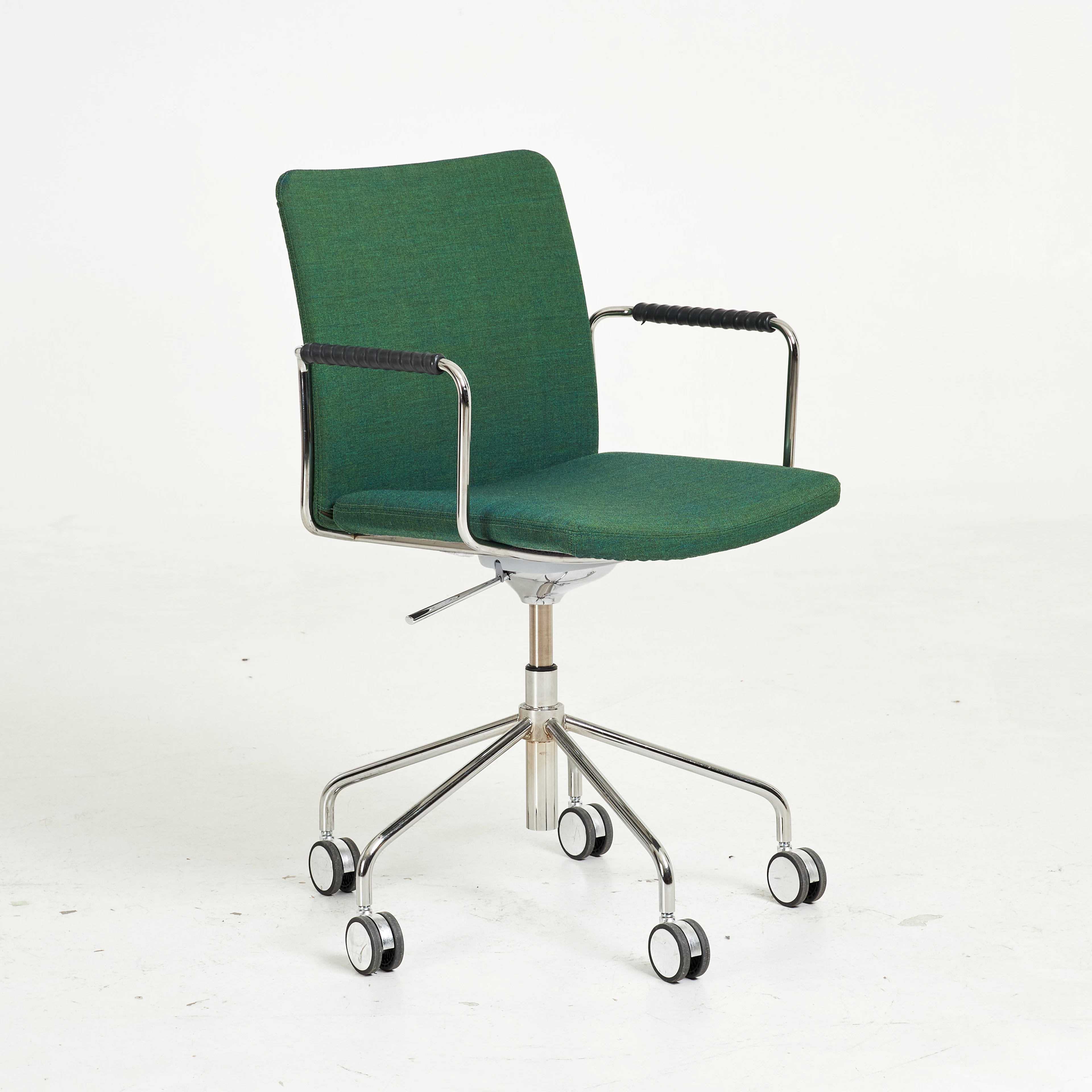 BROBERG & RIDDERSTRÅLE. Kontorsstol, "Stella" för Swedese, kromad