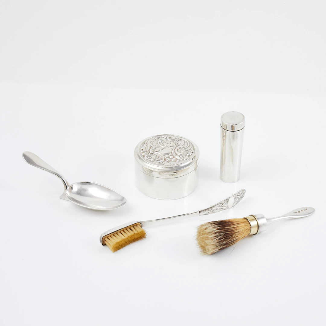 PARTI SILVER, 4 dlr, silver, dosa, medicinsked, borste, rakborste