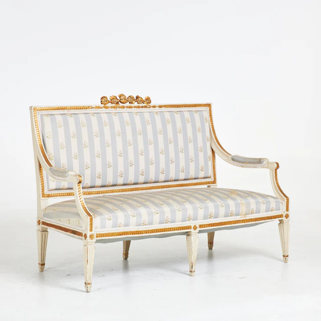 SOFFA, gustavianskt Stockholmsarbete, bemålad, delvis bronserad, skuren