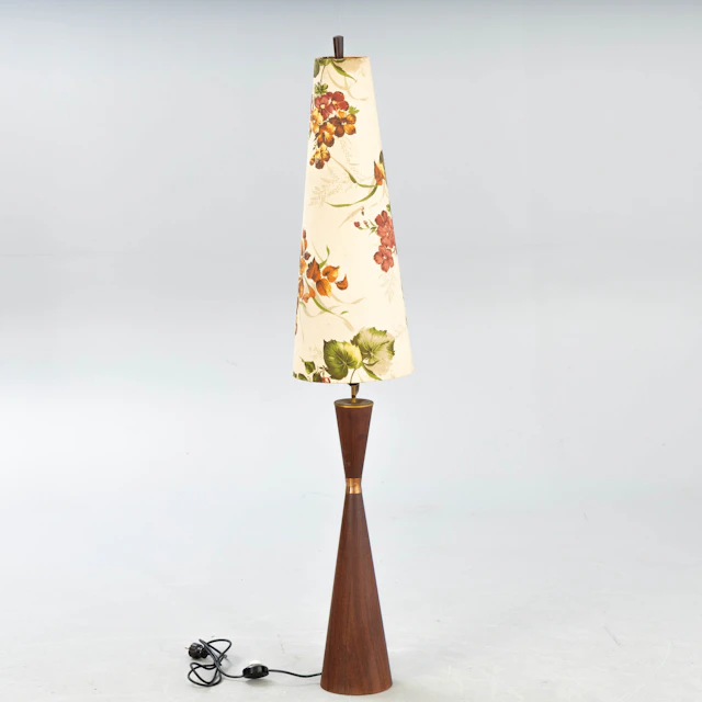 PARKER KNOLL. Stehlampe „Diabolo“, 1960er Jahre, Teakholz.